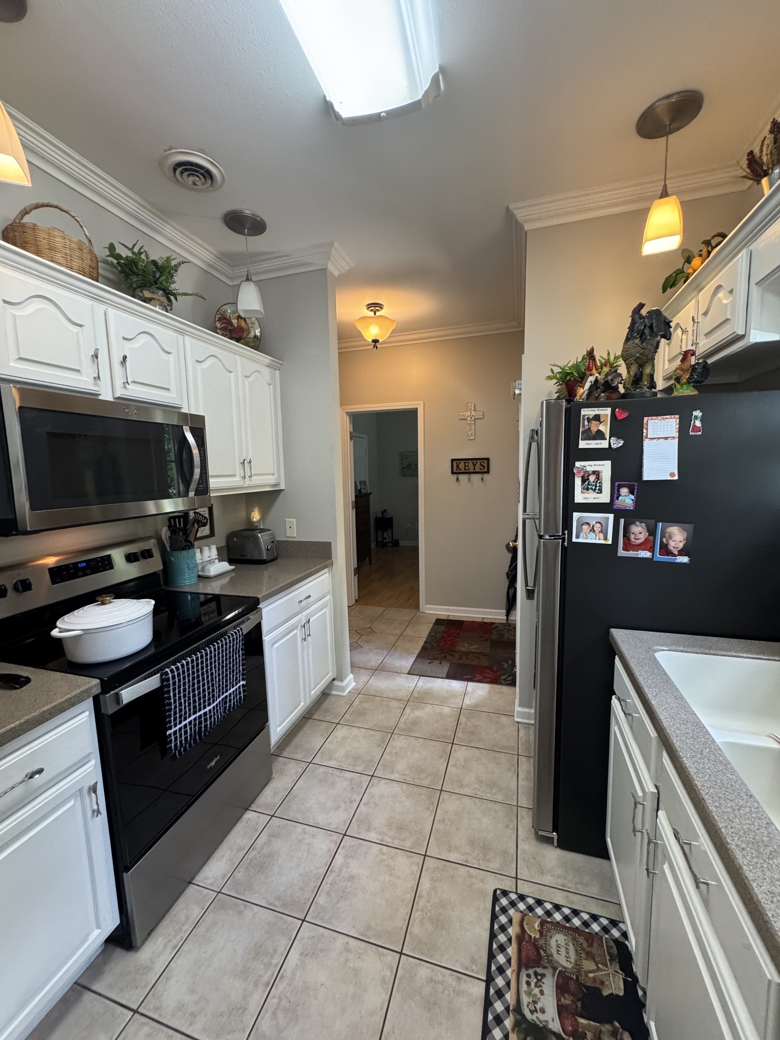 408 Village Cir