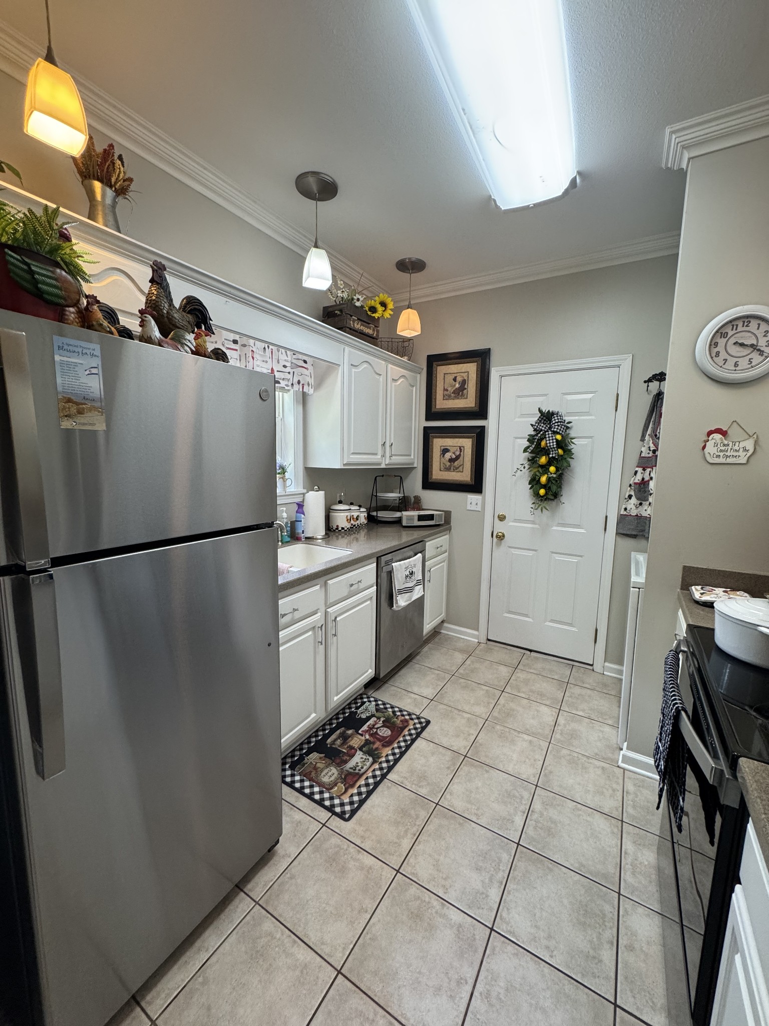 408 Village Cir
