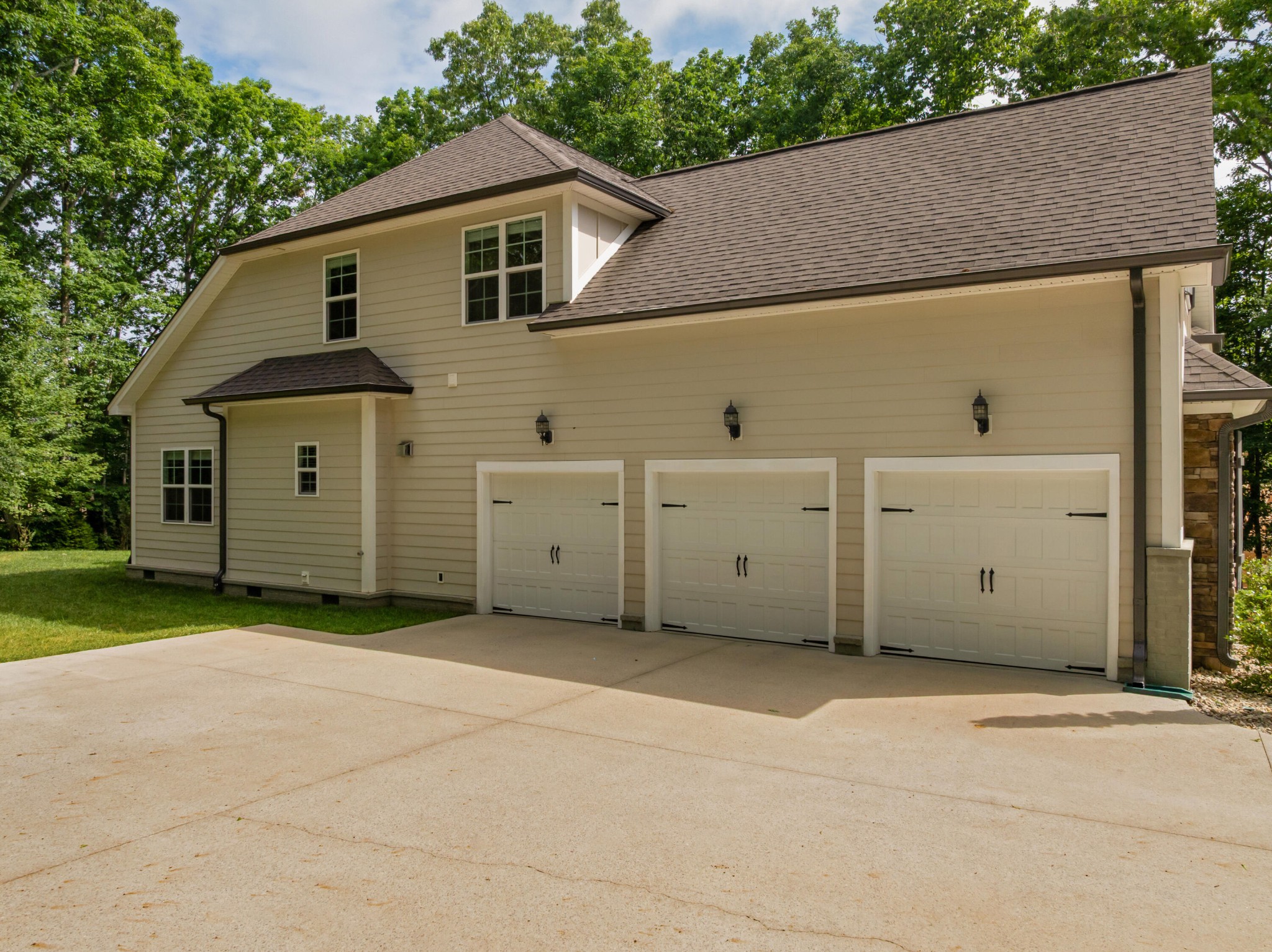 2415 Anchor Trail