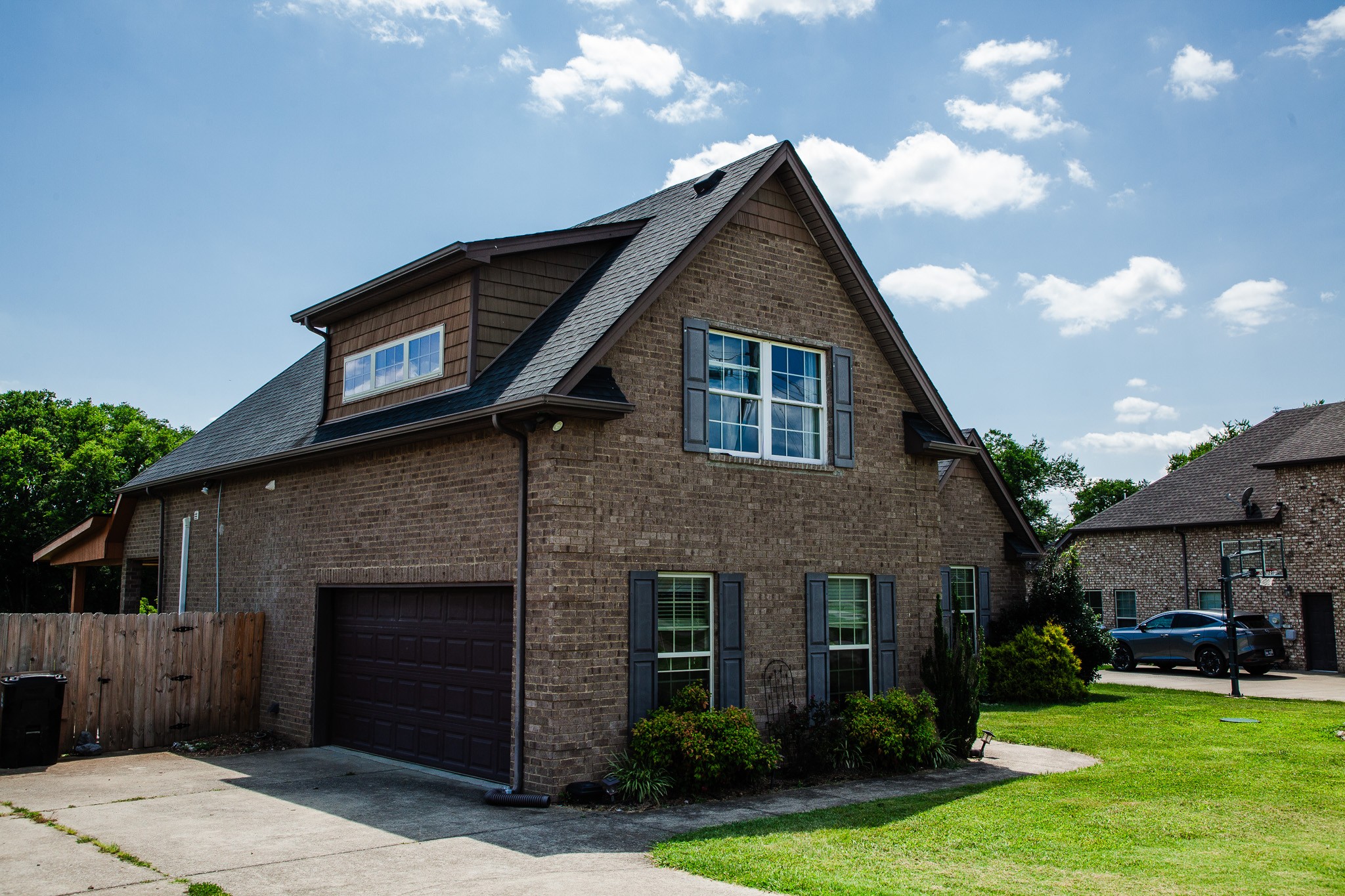 2042 Grandstand Dr