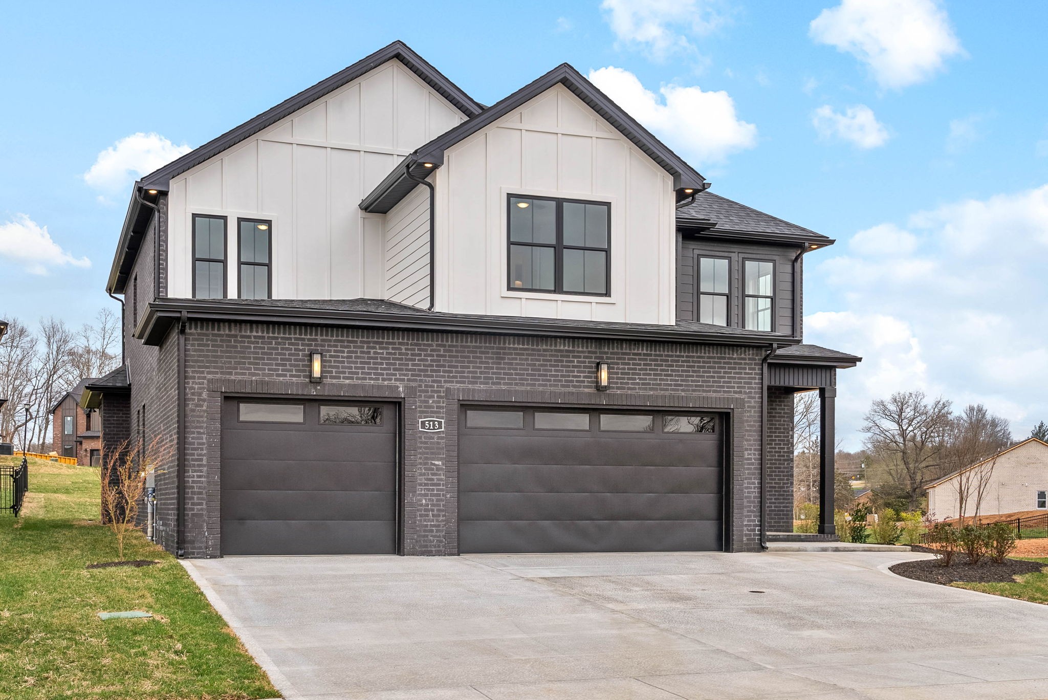 15 Rustling Oaks Ct