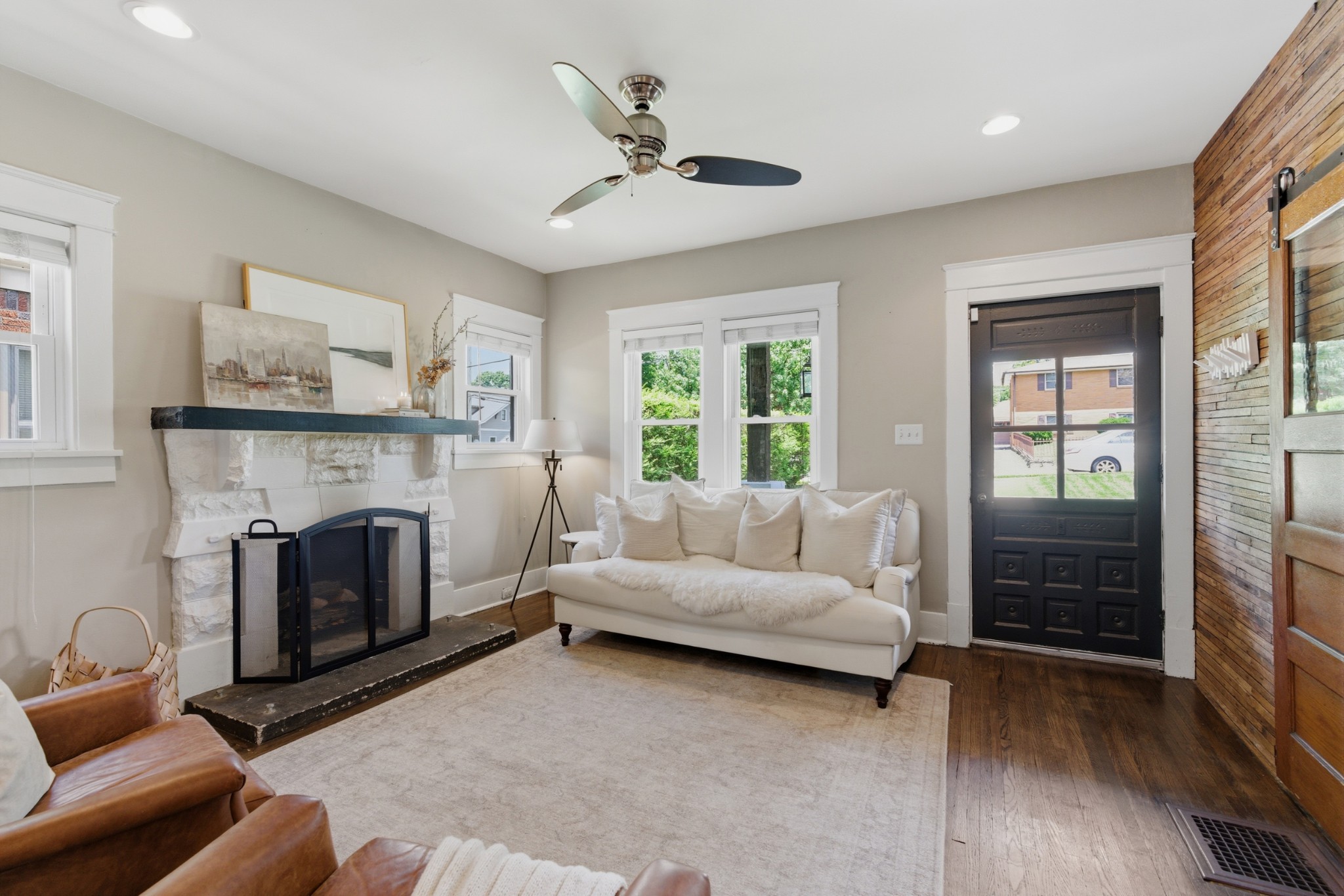 929 Lawrence
