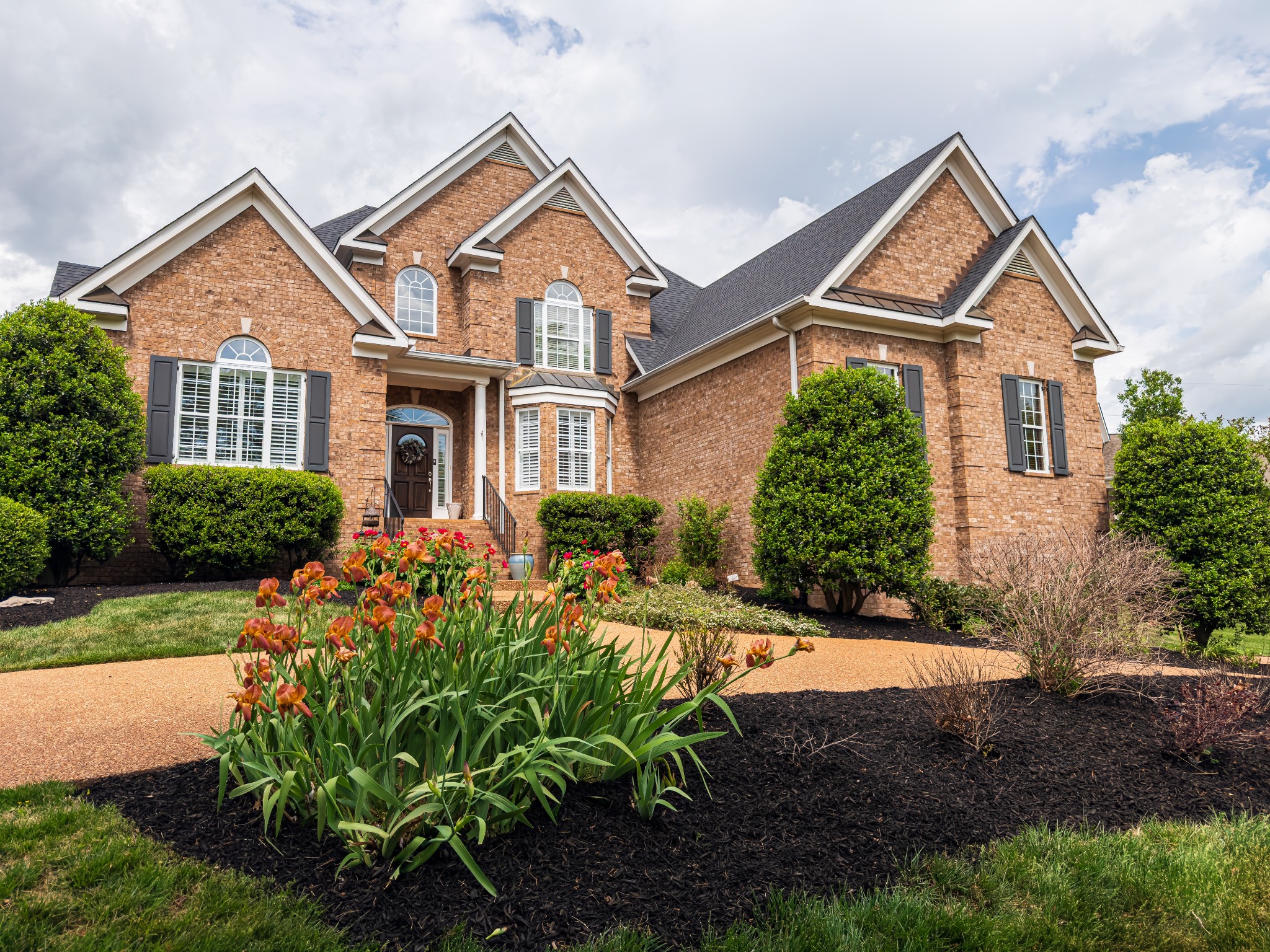 2935 McLemore Cir