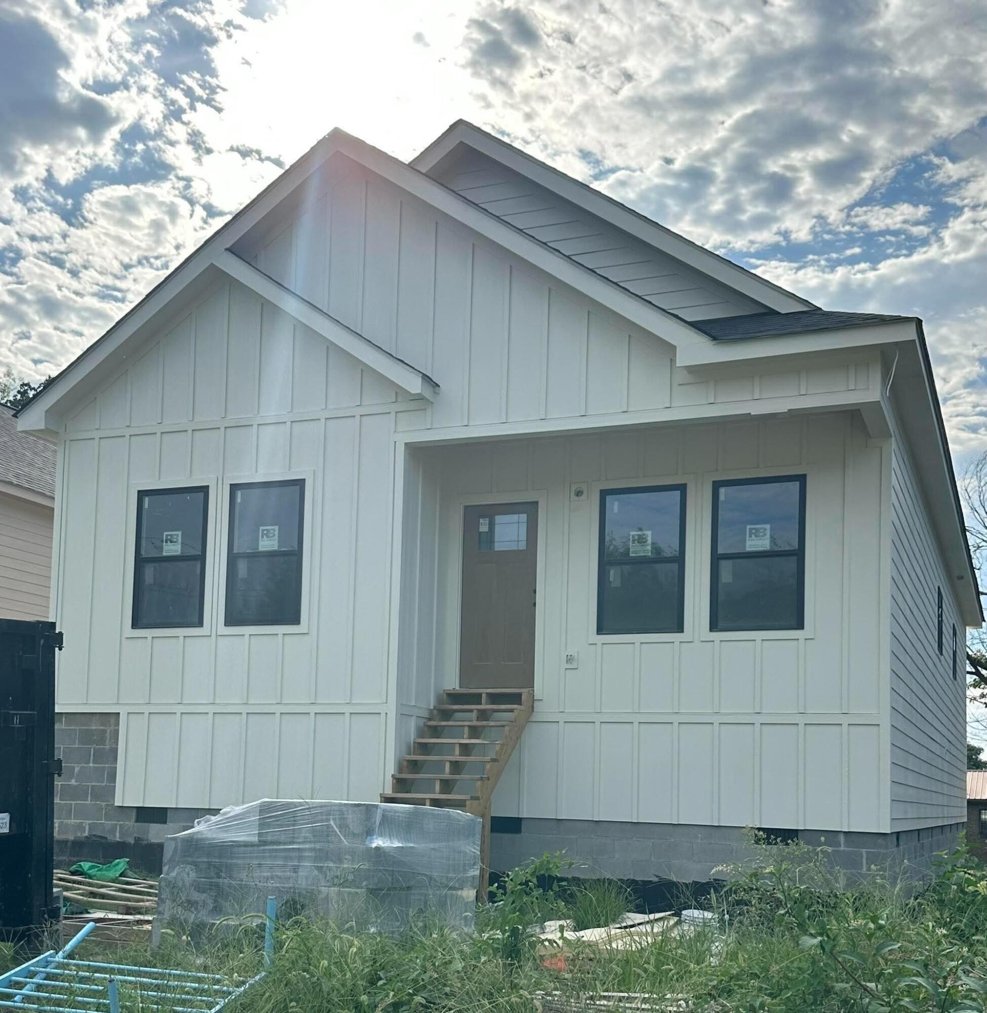 909 N Chamberlain Avenue