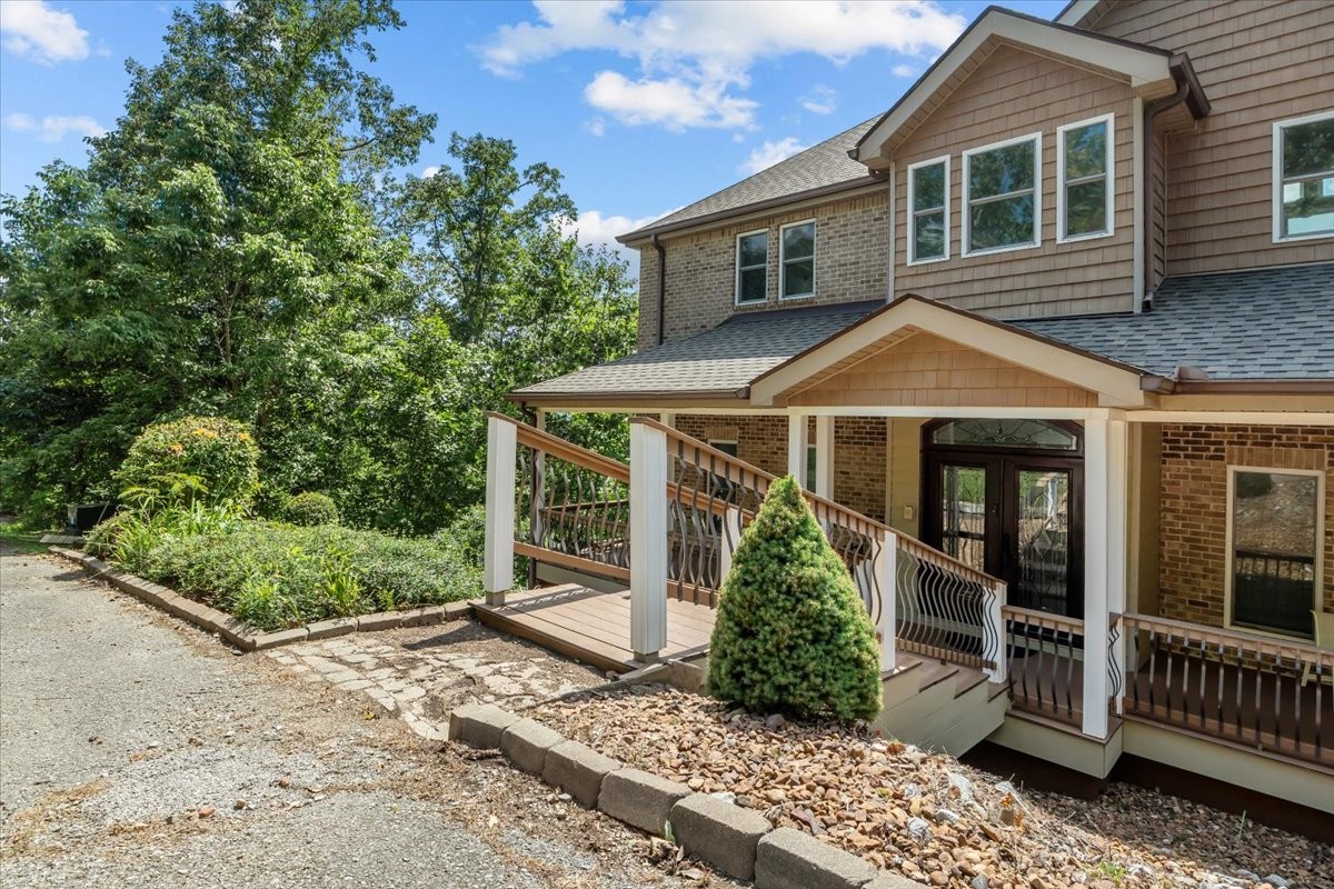 300 Sunset Ridge