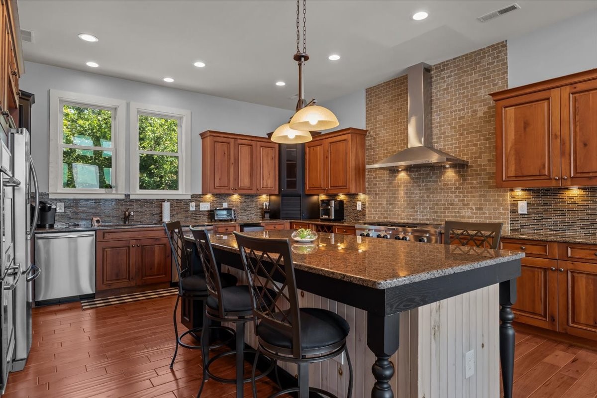 300 Sunset Ridge