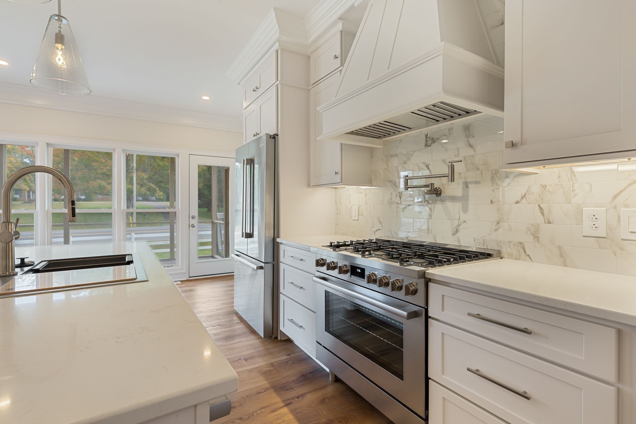 1419 Ascot Close