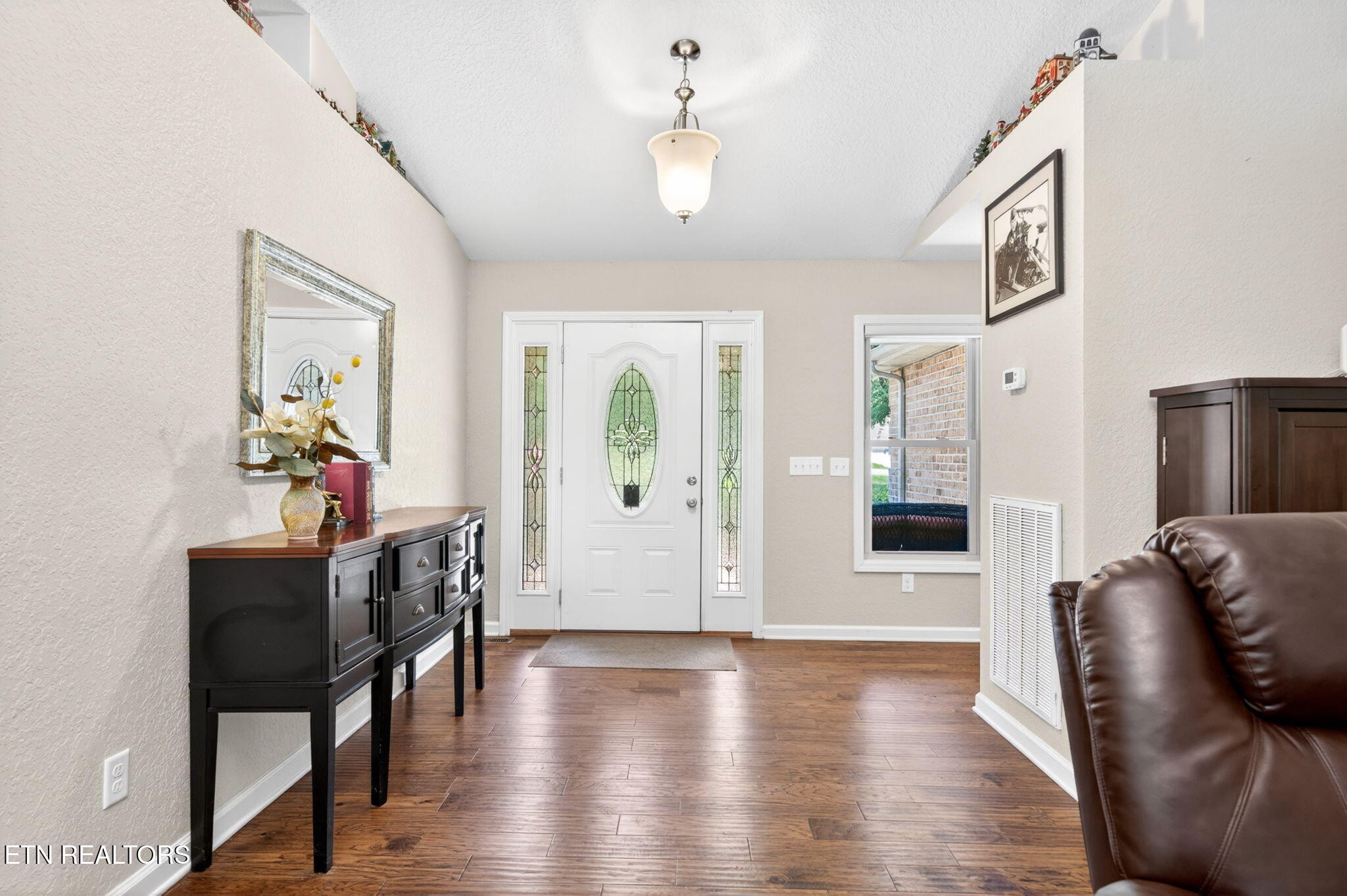 657 Lakeview Drive
