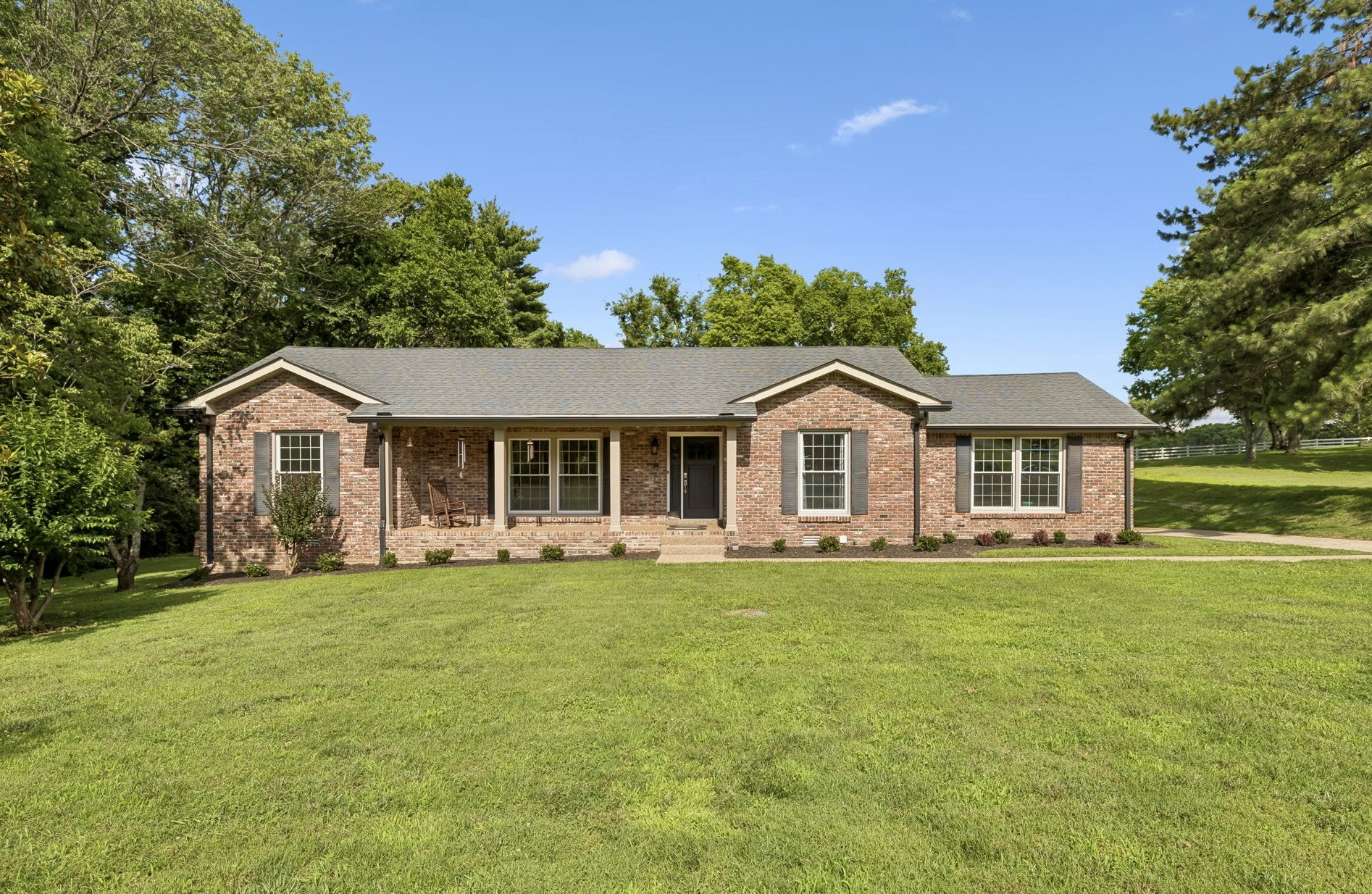106 Azalea Ln