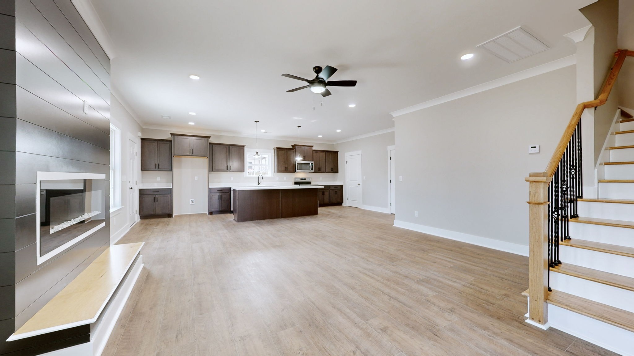 613 Short Mt St