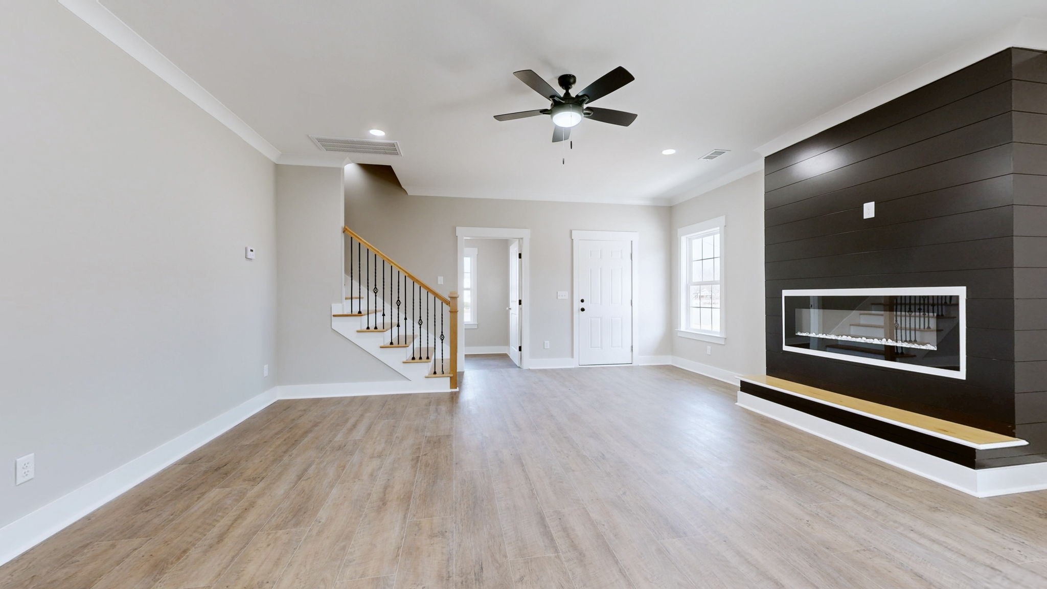 613 Short Mt St