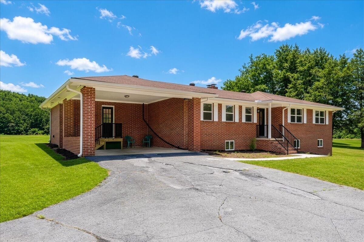 858 N Main Street