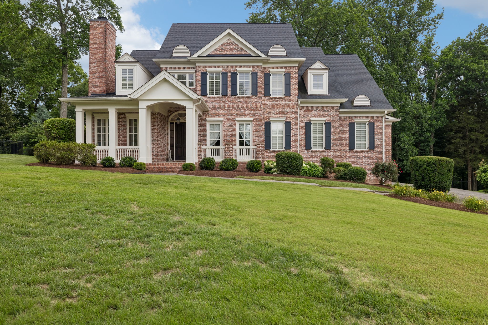 664 Ayrshire Cir