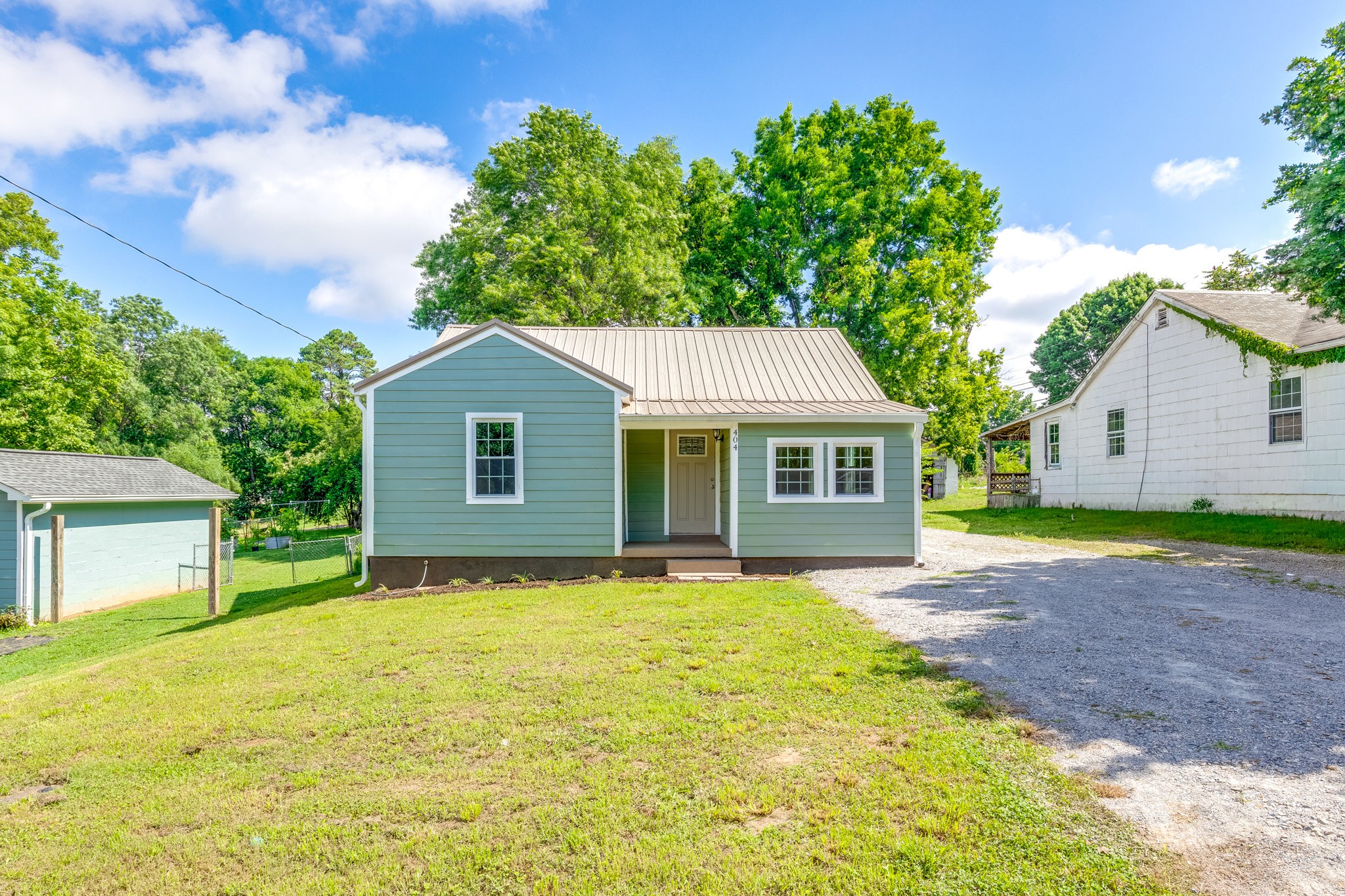 404 Green Acres Dr