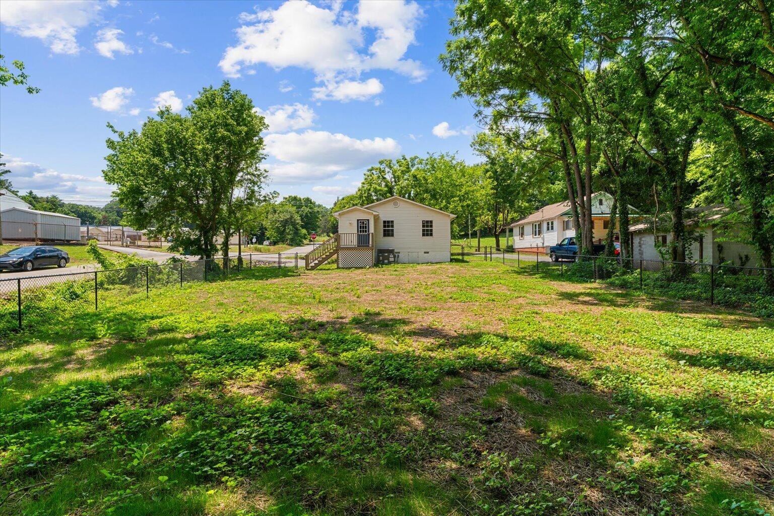 8956 Hiwassee Street, NE