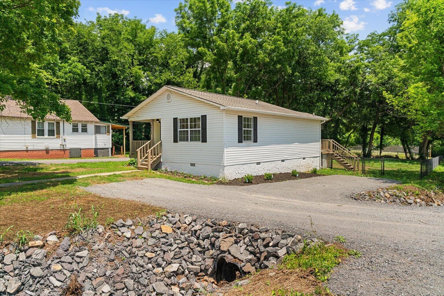 8956 Hiwassee Street, NE