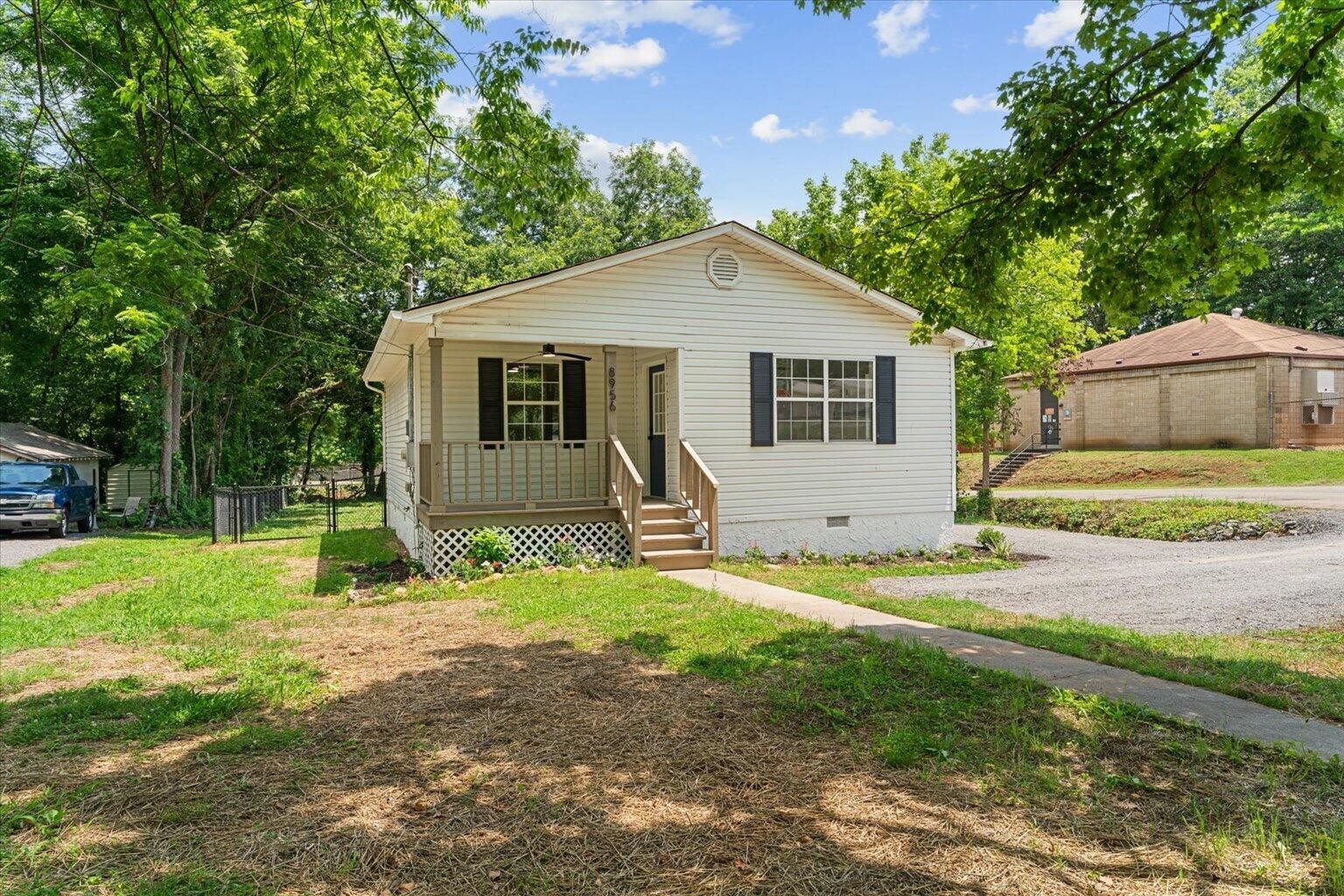 8956 Hiwassee Street, NE