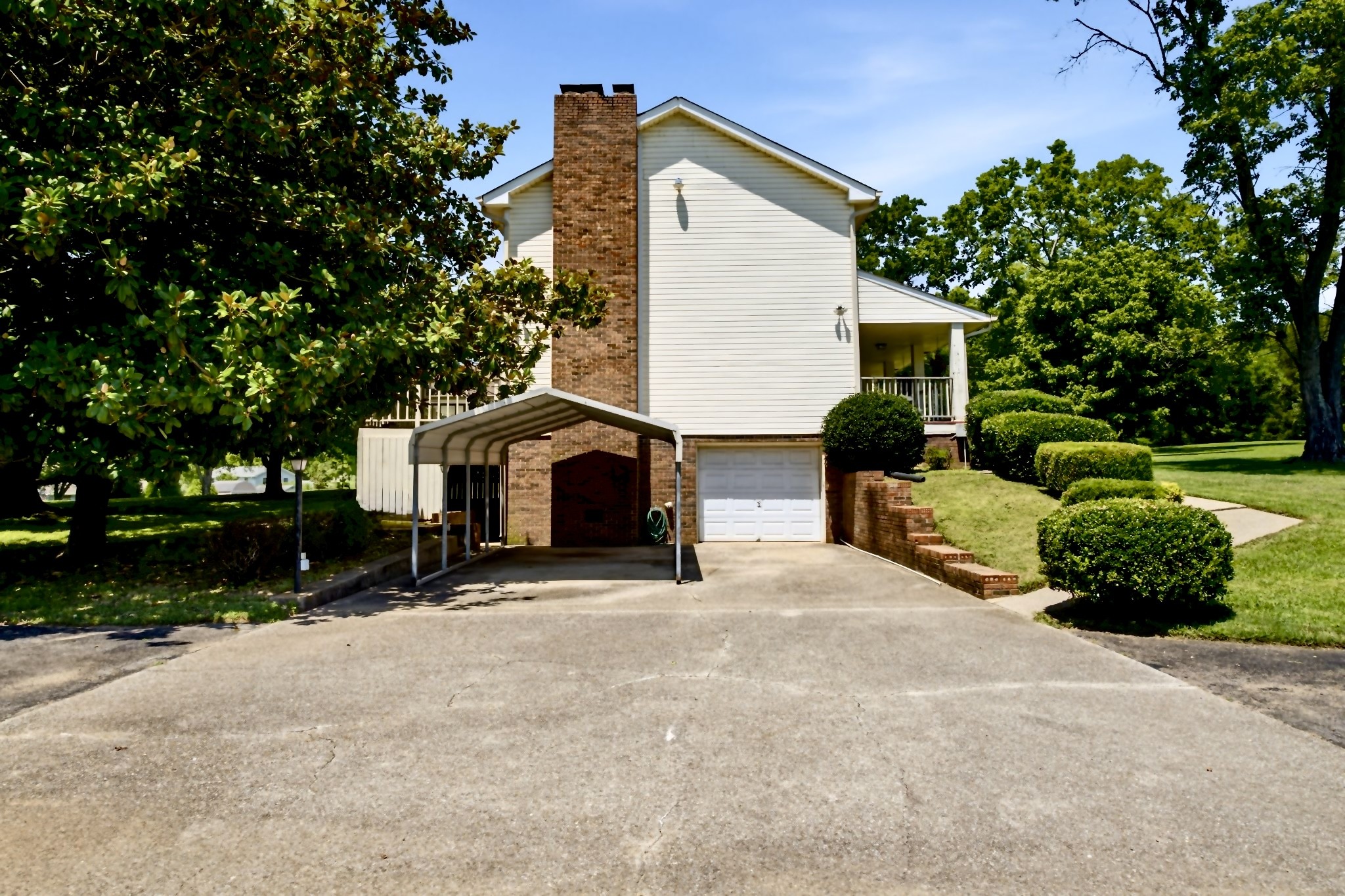 1322 Springfield Hwy
