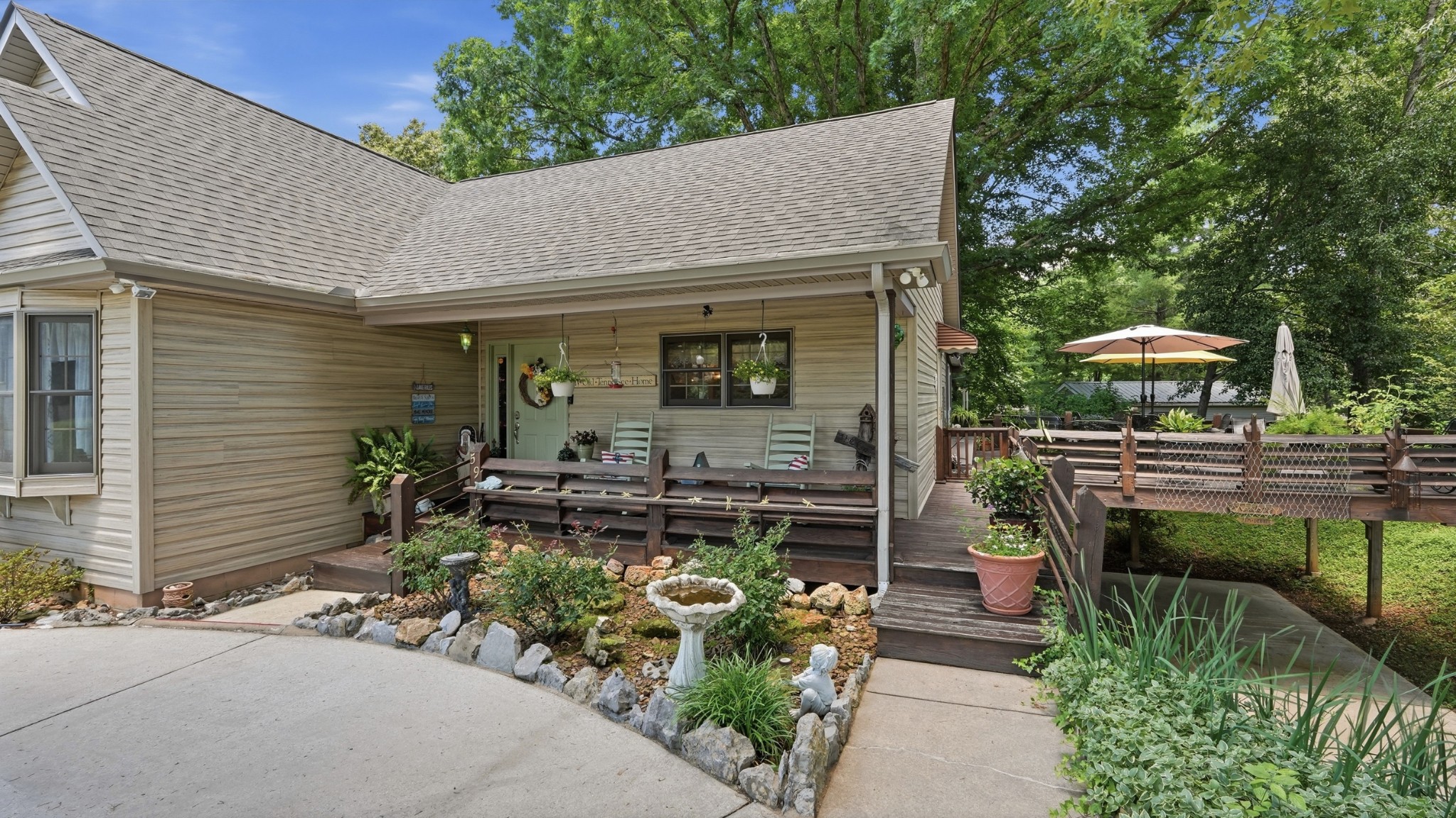 59 Walnut Dr