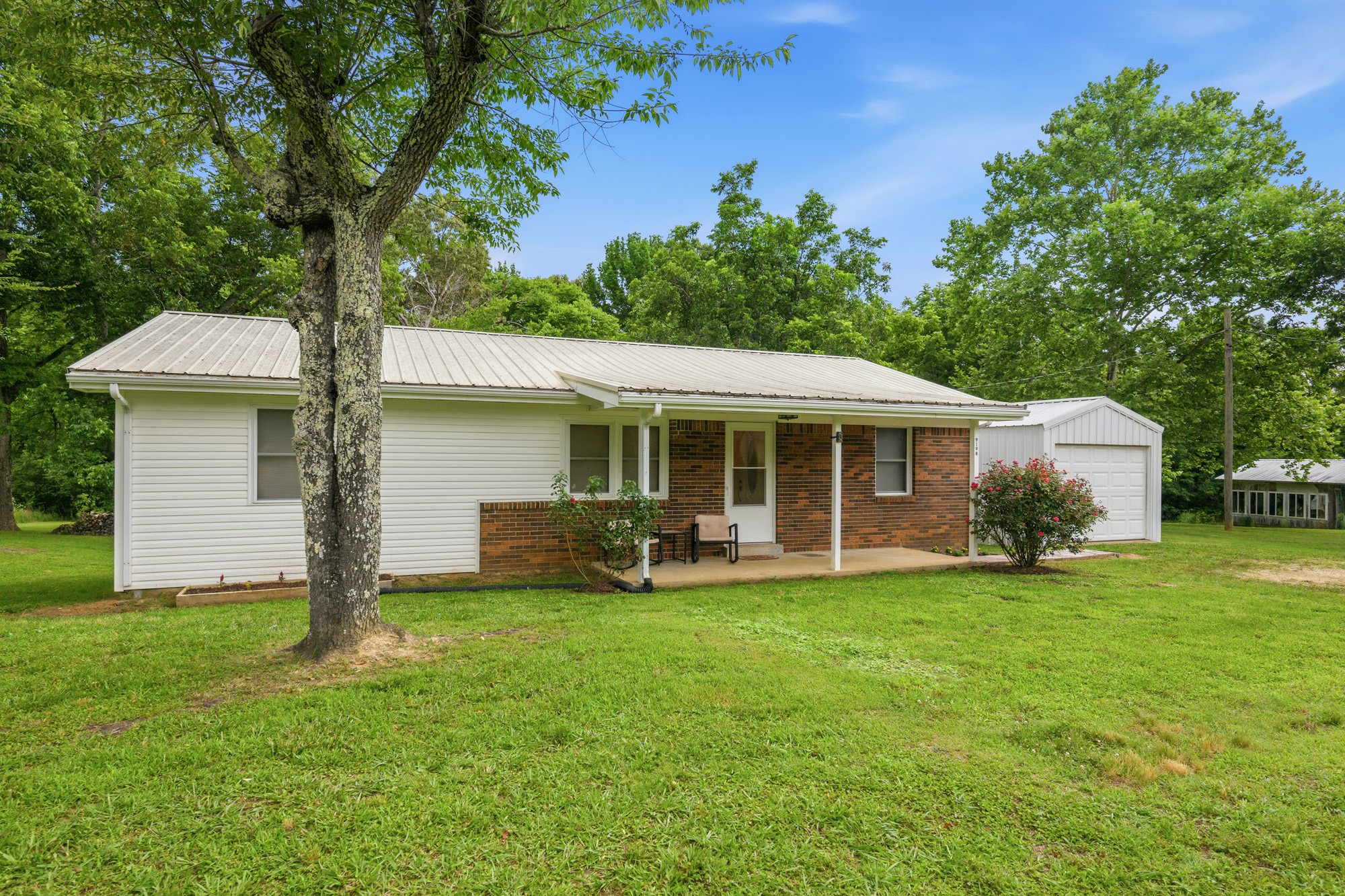 9198 Highway 114, W
