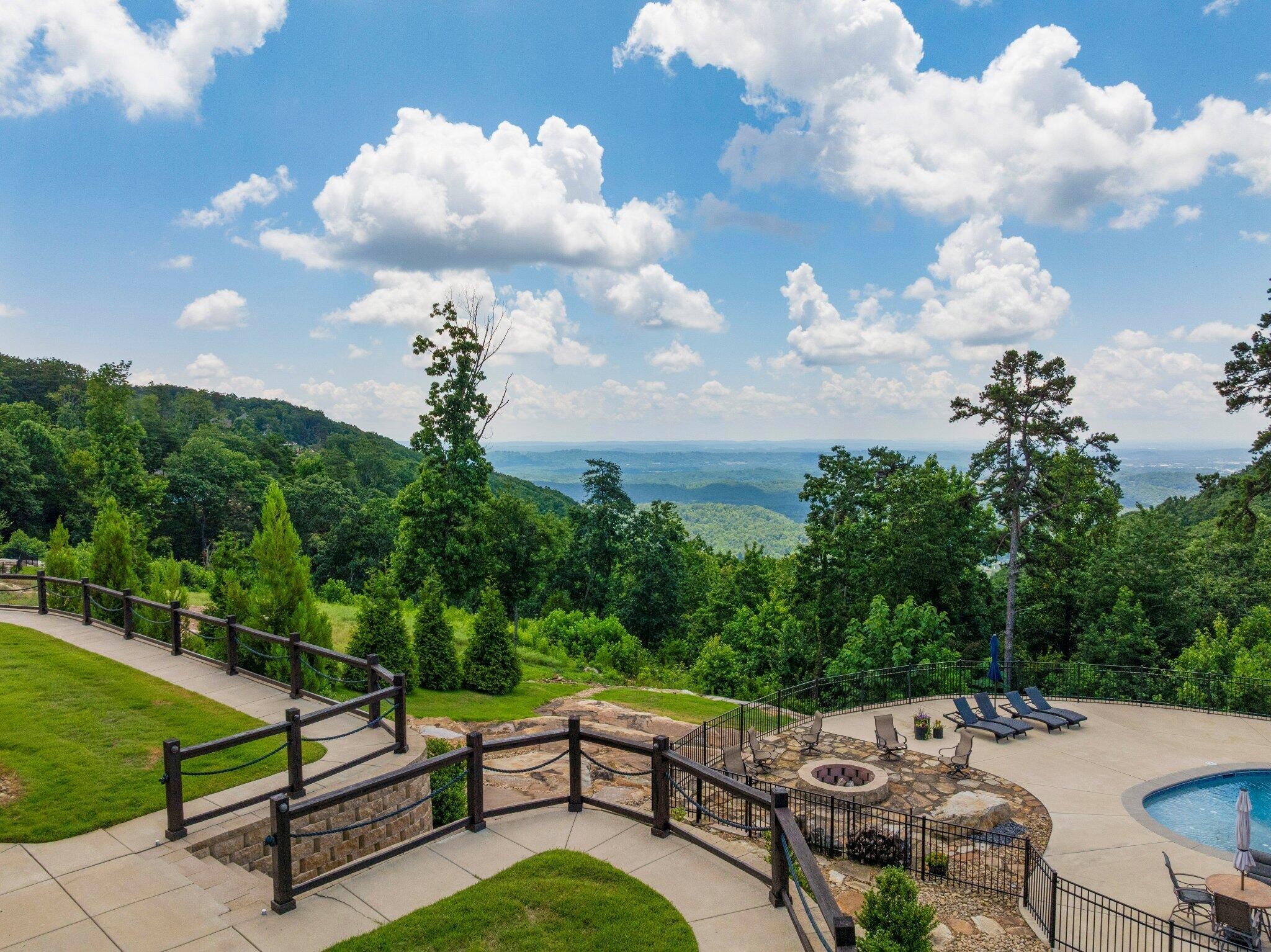 8008 Mountain Laurel Trail