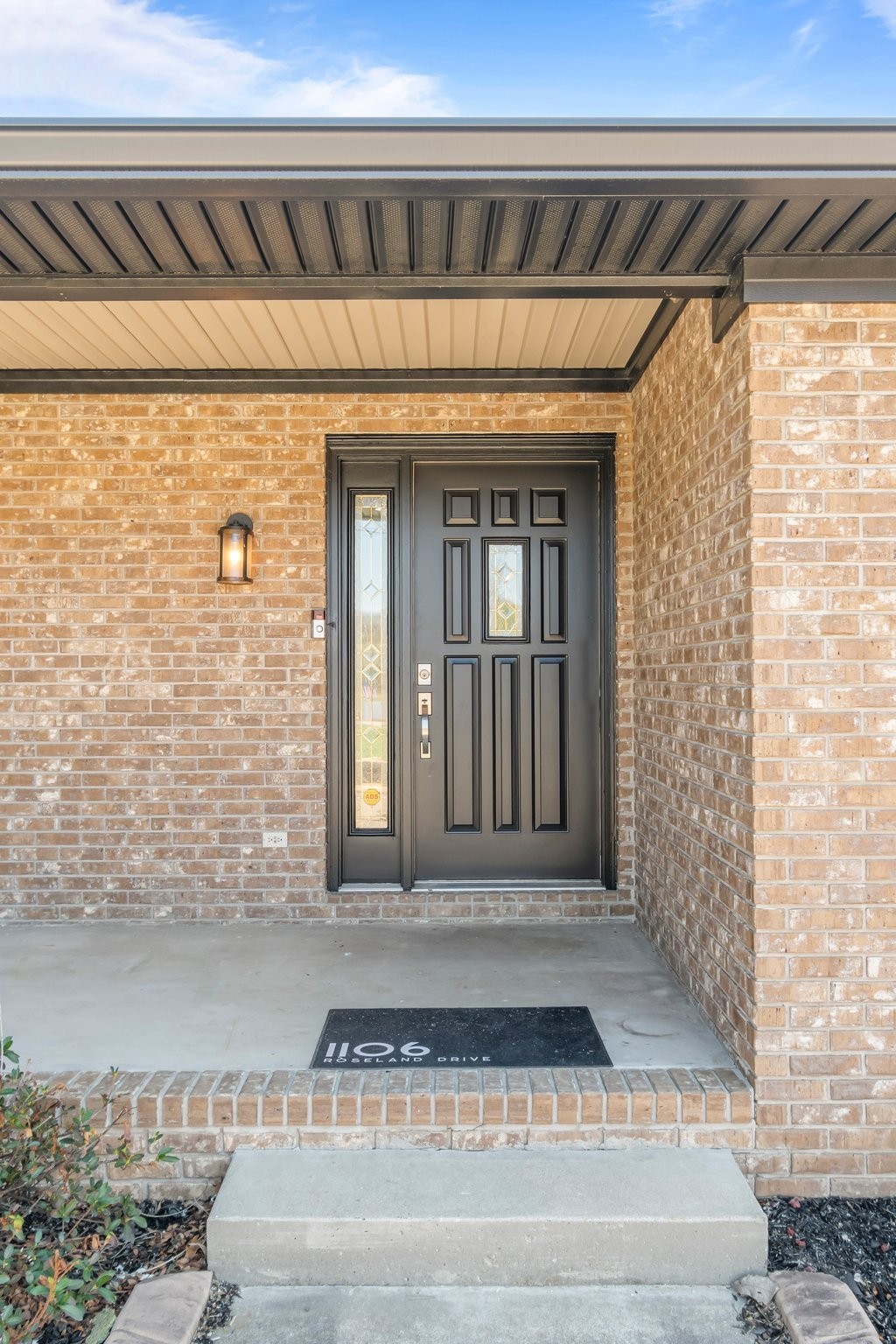 1106 Roseland Dr