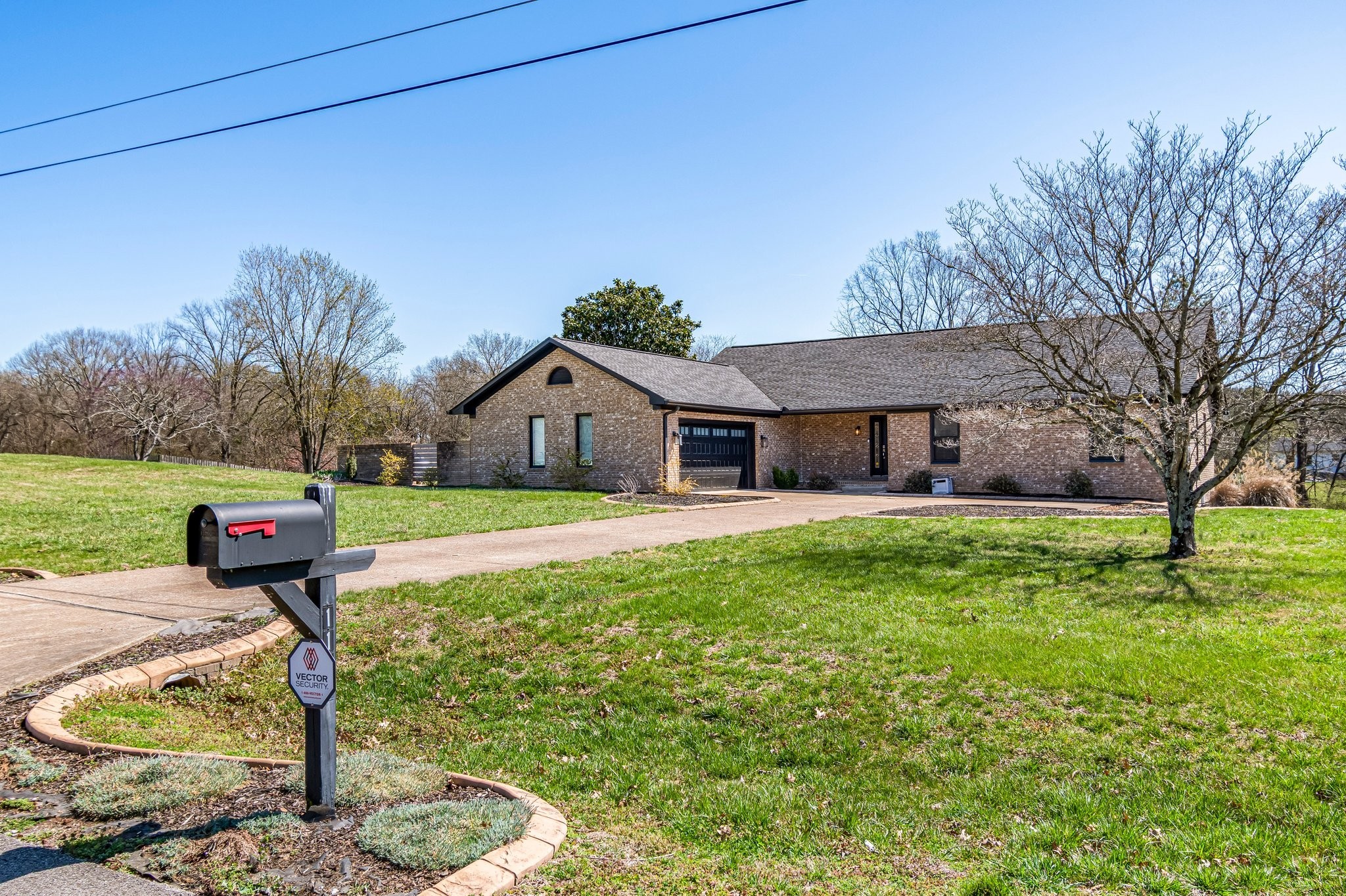 1106 Roseland Dr