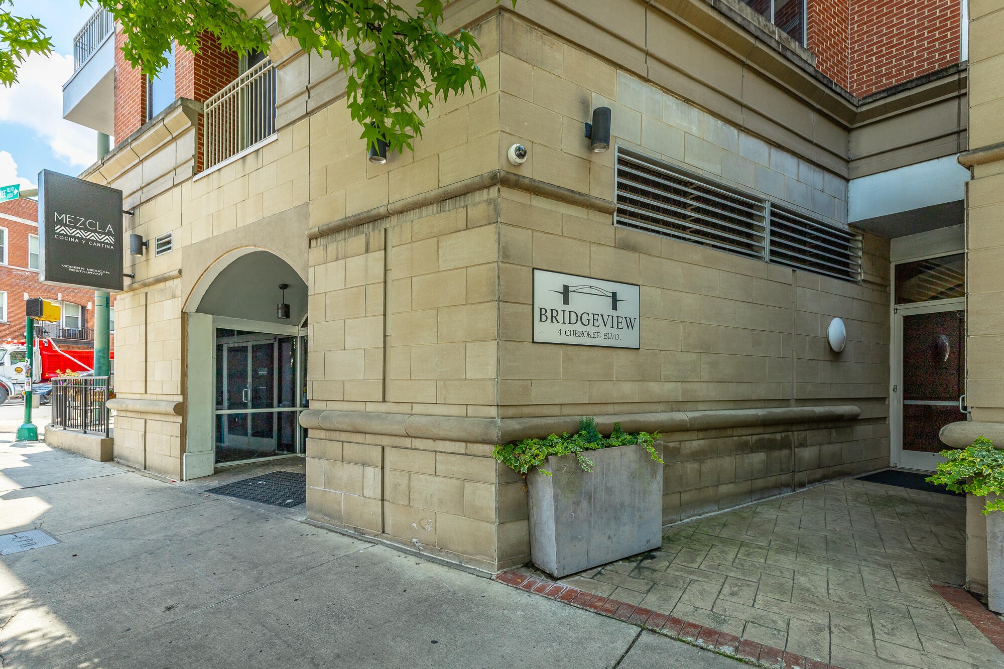 4 Cherokee Boulevard