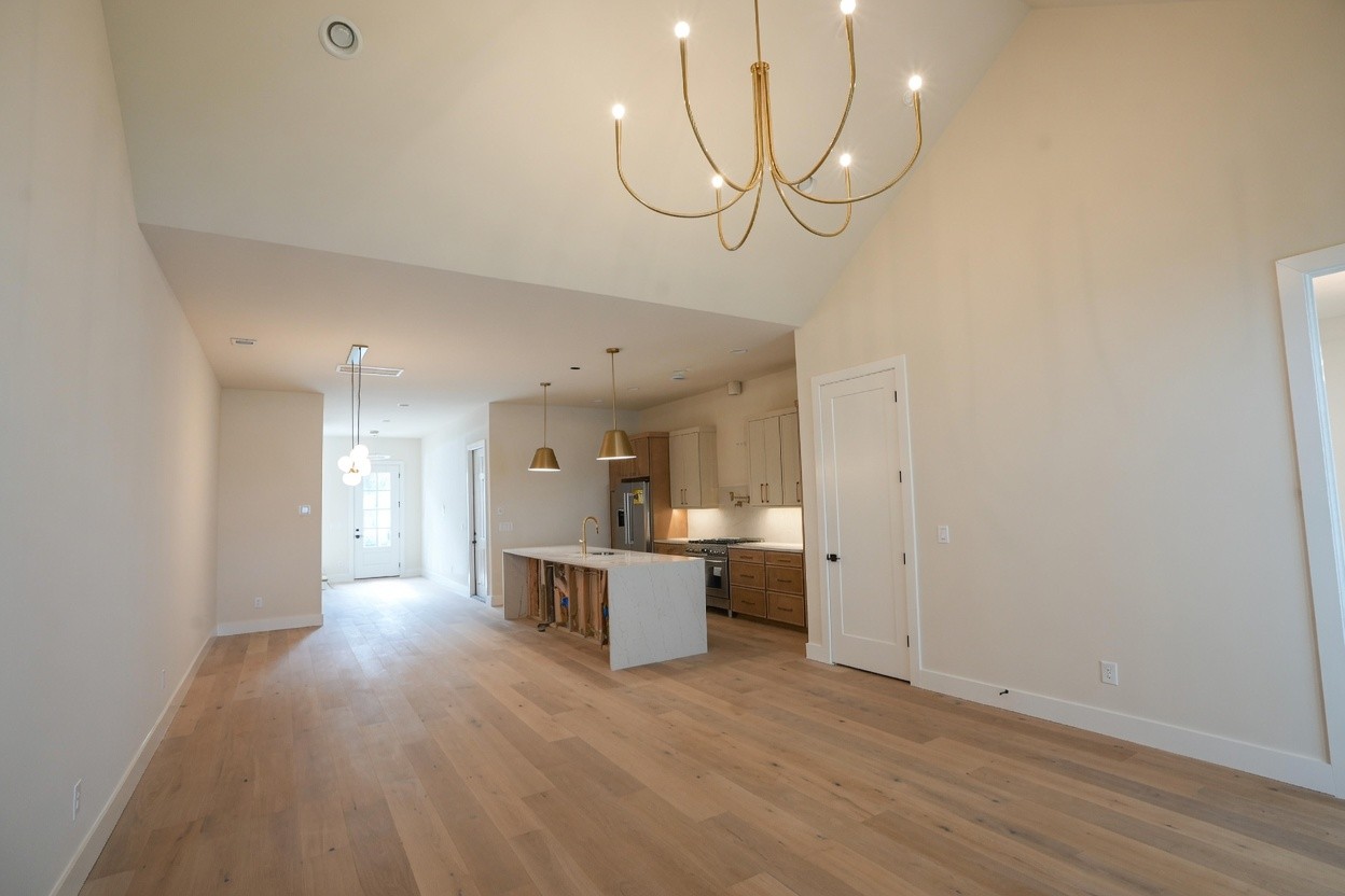 123 Shadow Springs Dr