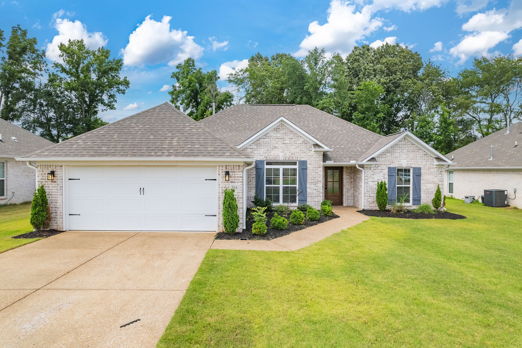 54 Golden Brooke Dr