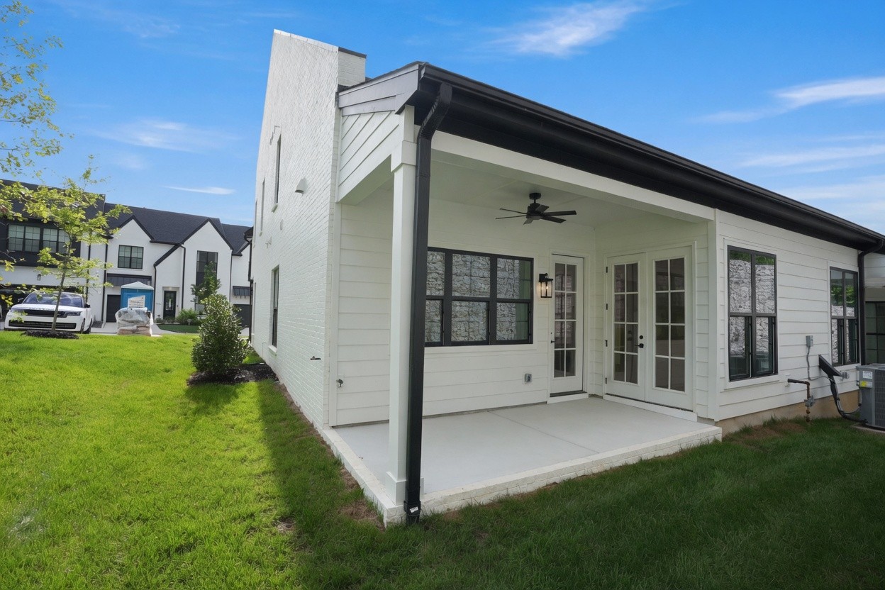 125 Shadow Springs Dr