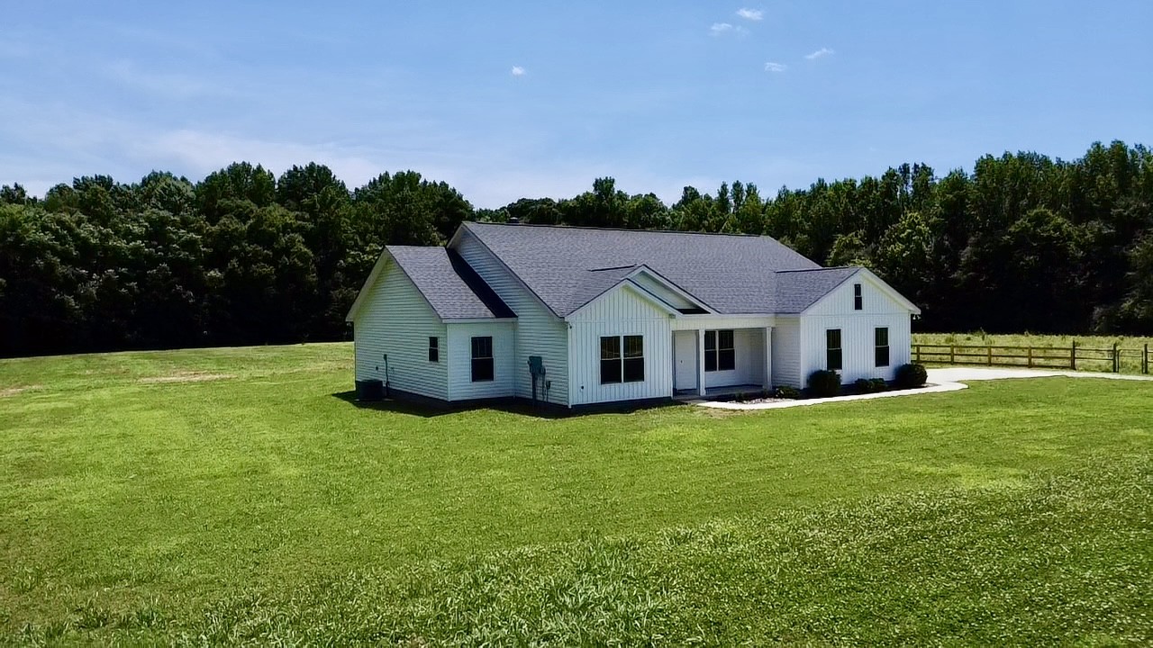 64 Elliot Road, S