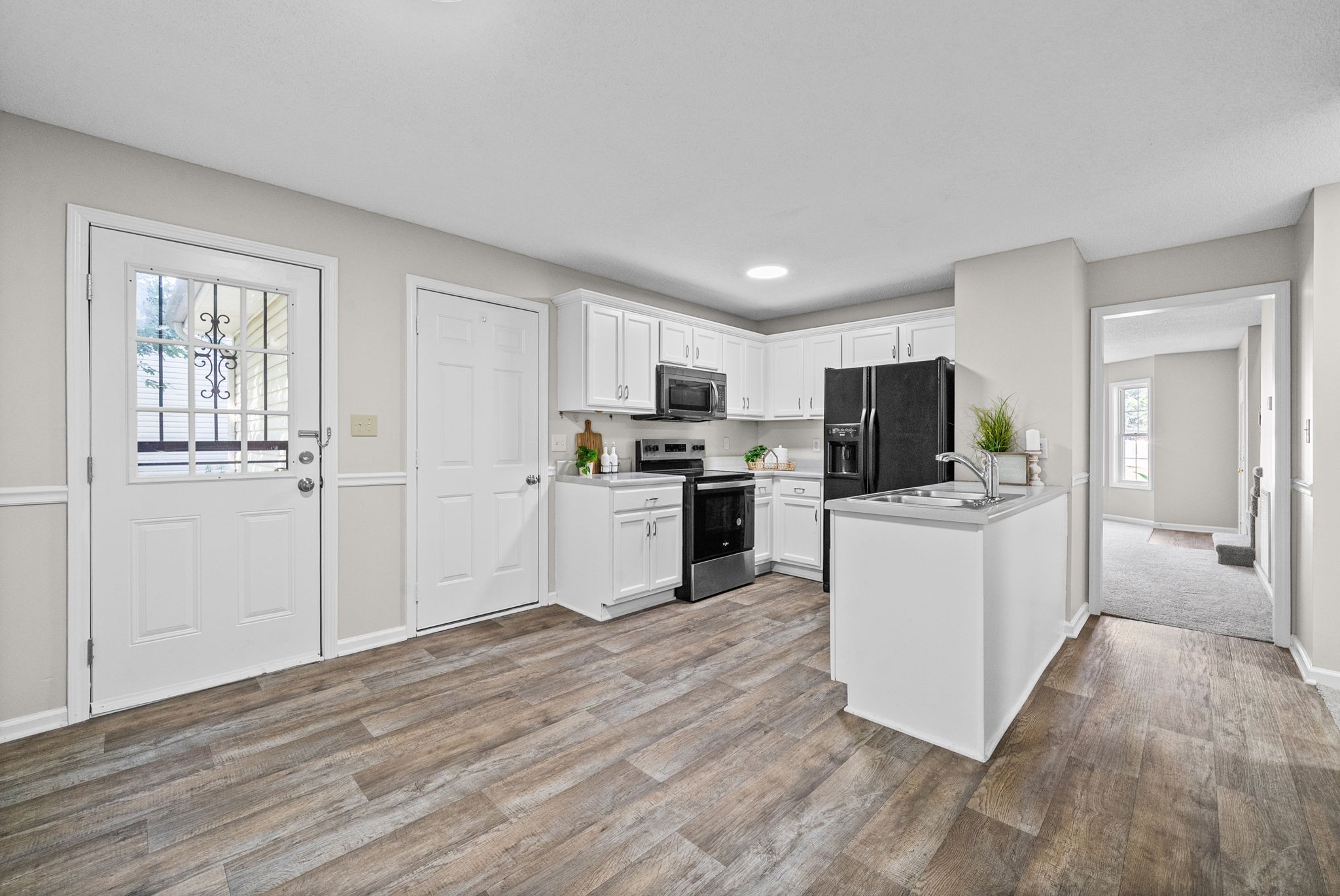 3327 S Senseney Cir