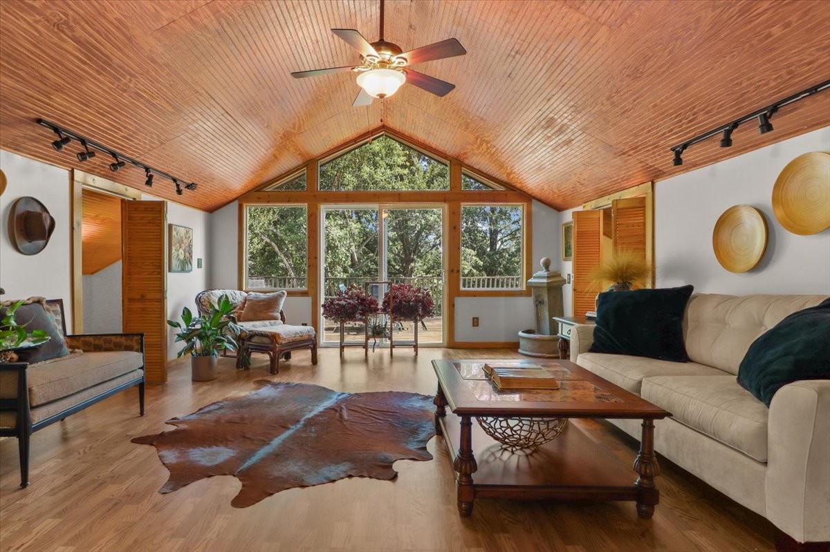 3438 Highway 13 N
