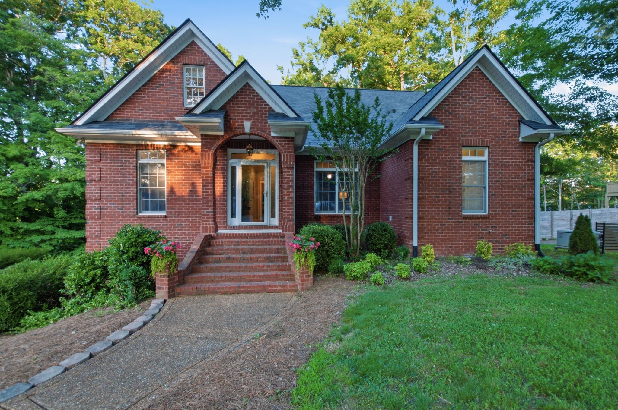 7148 Locksley Ln