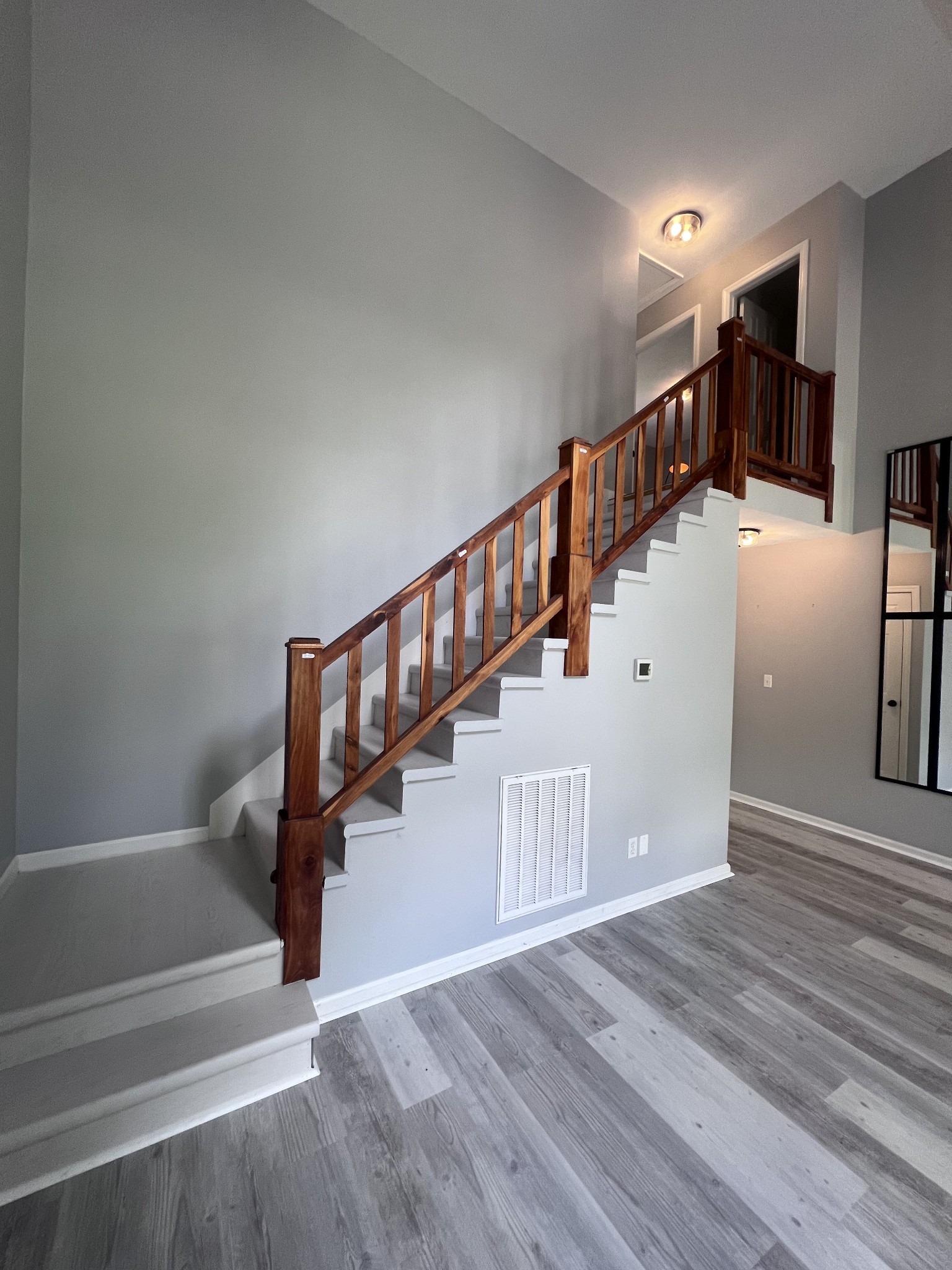 921 Jordan Cir