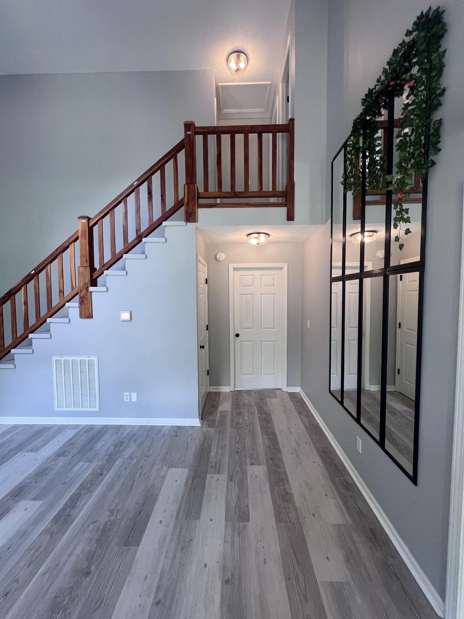 921 Jordan Cir