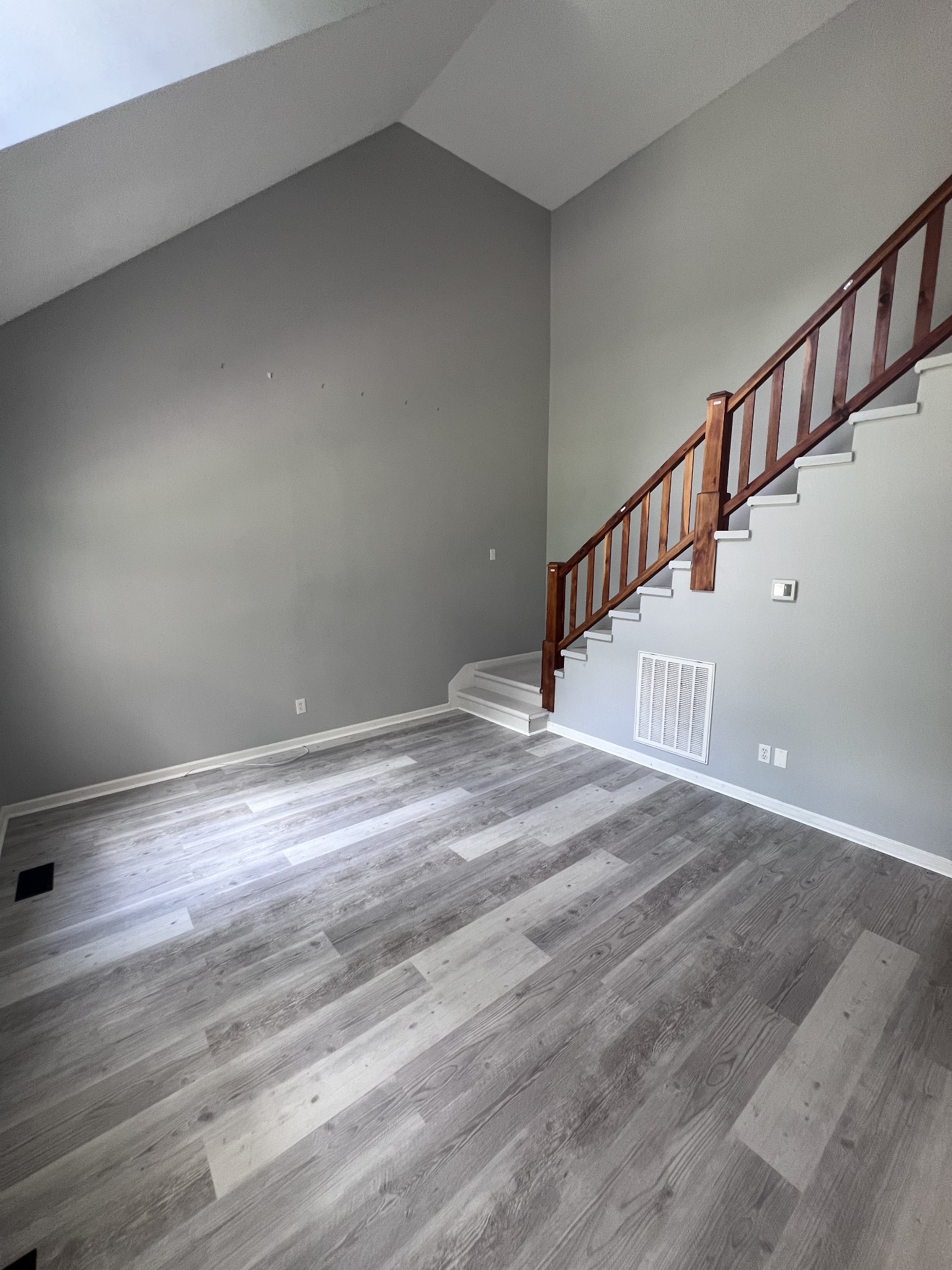 921 Jordan Cir