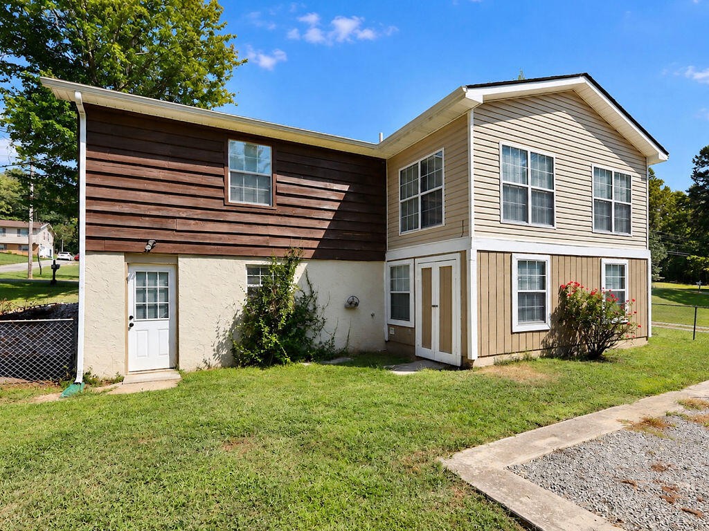 370 Homestead Circle, NE
