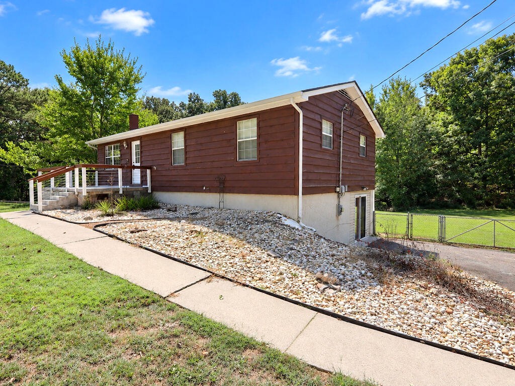 370 Homestead Circle, NE