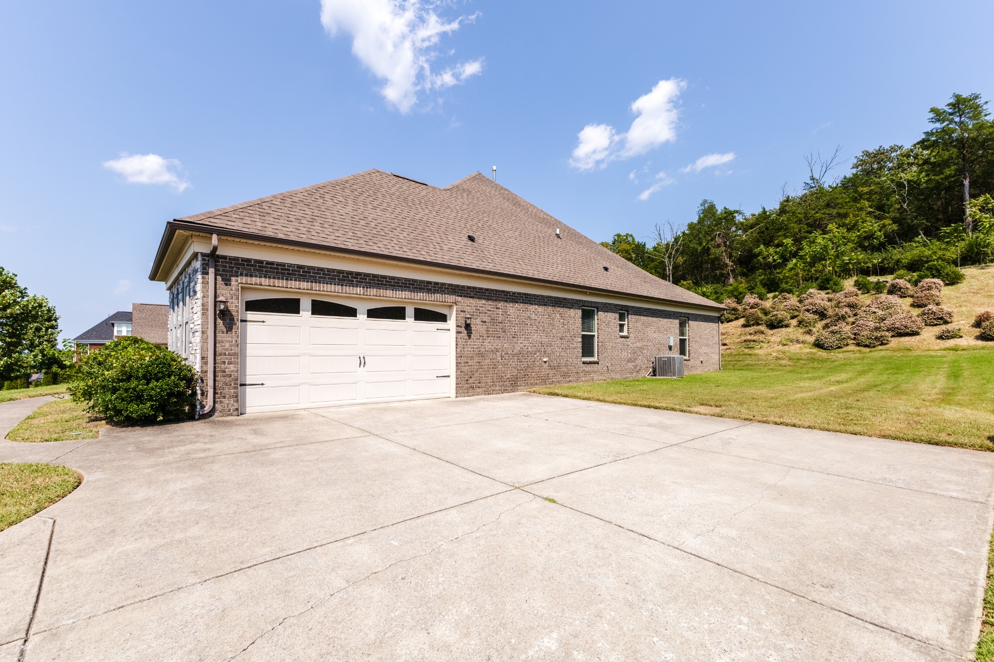 732 Green Hill Blvd