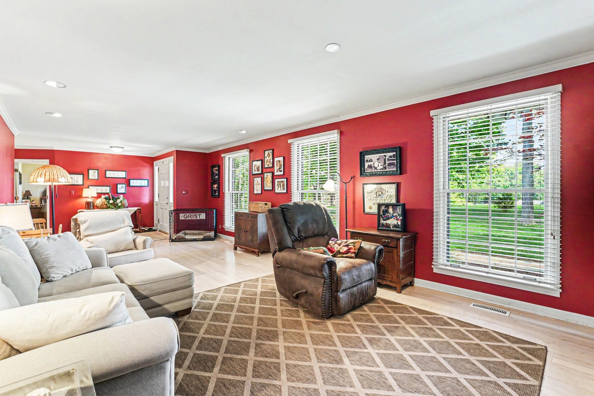 1296 Lawrence Ln