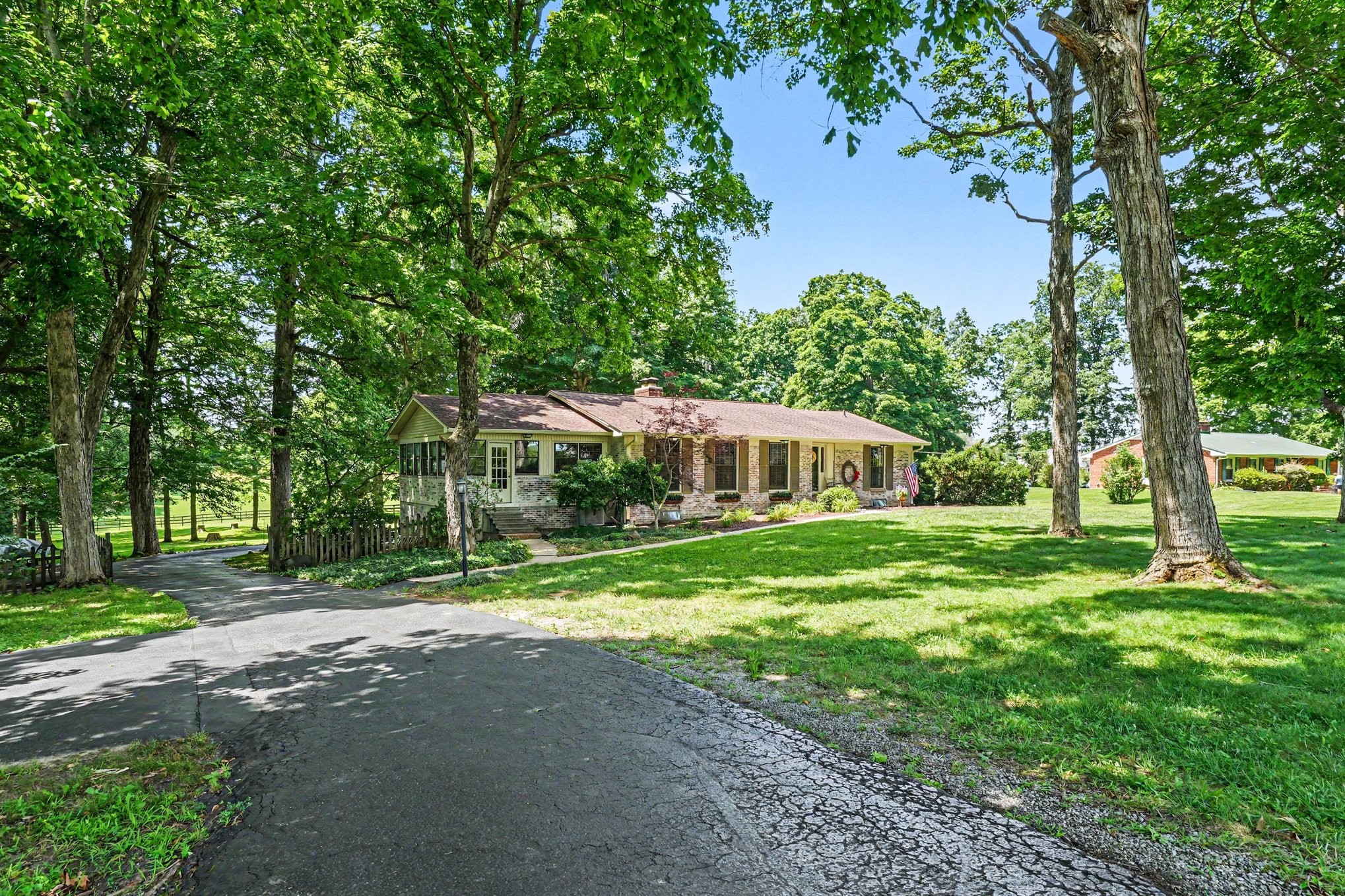 1296 Lawrence Ln