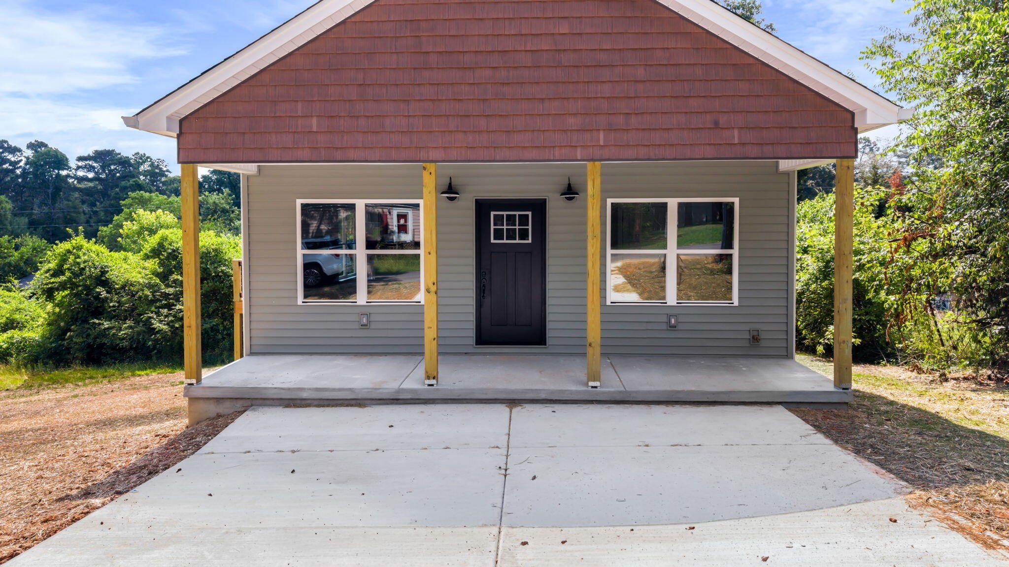 480 Parker Drive, NE
