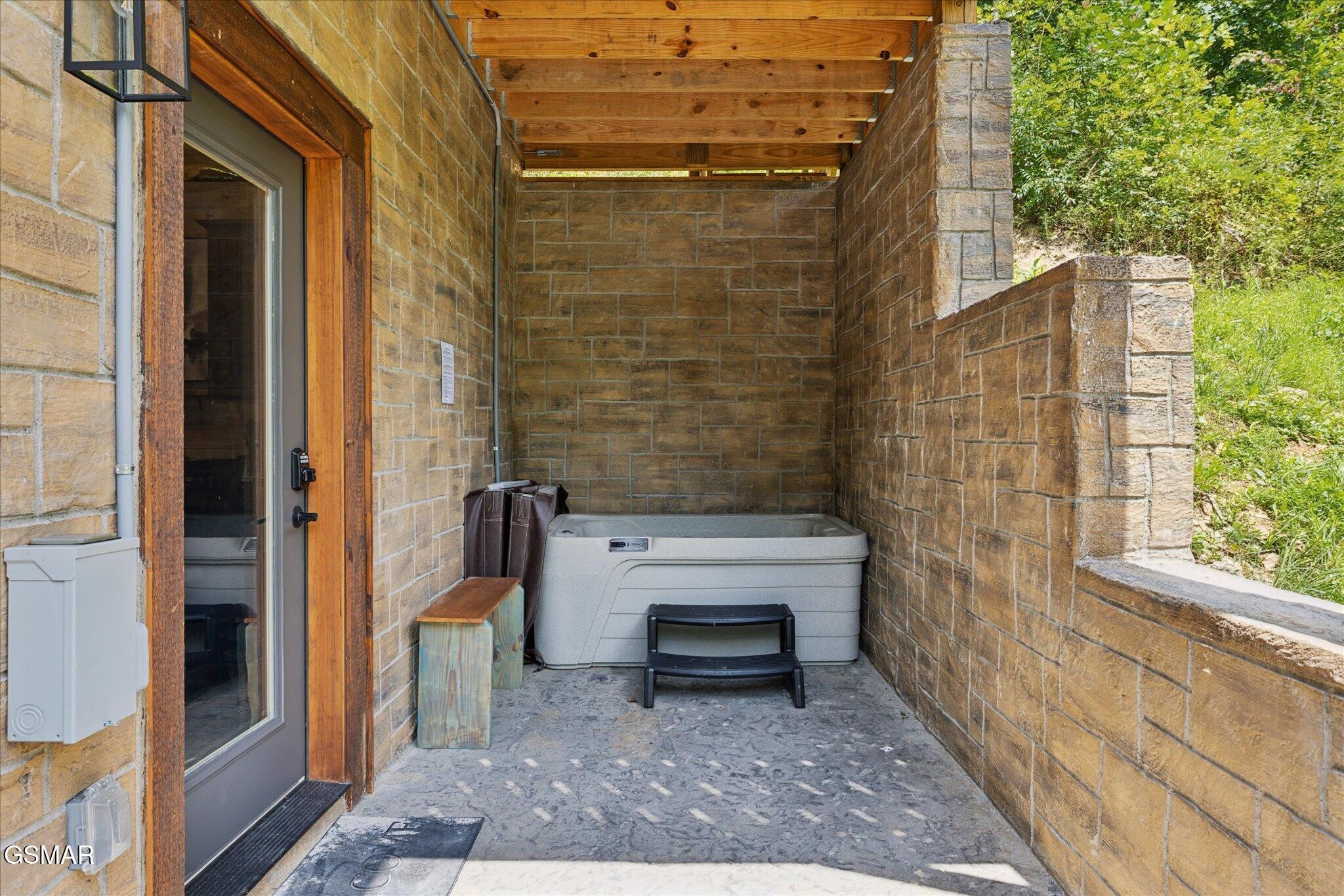 620 Deer Path Lane