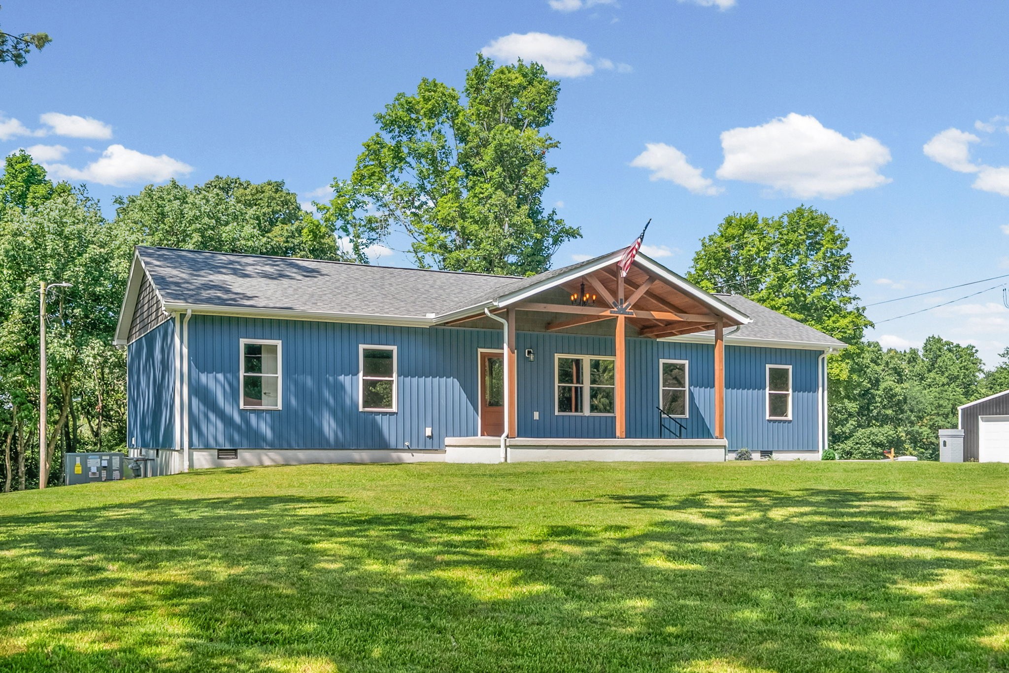 15 Locust Dr