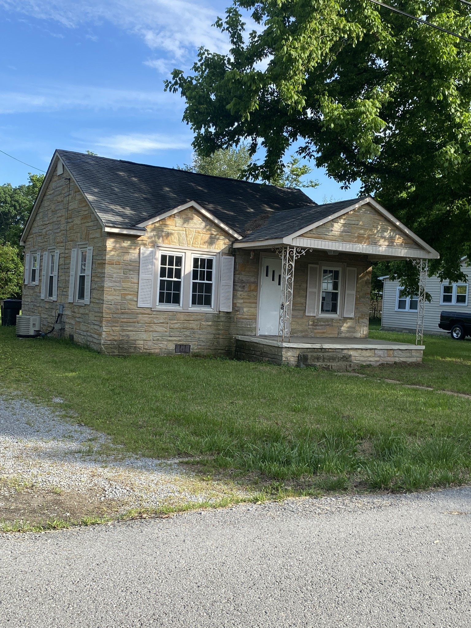 504 General St, E