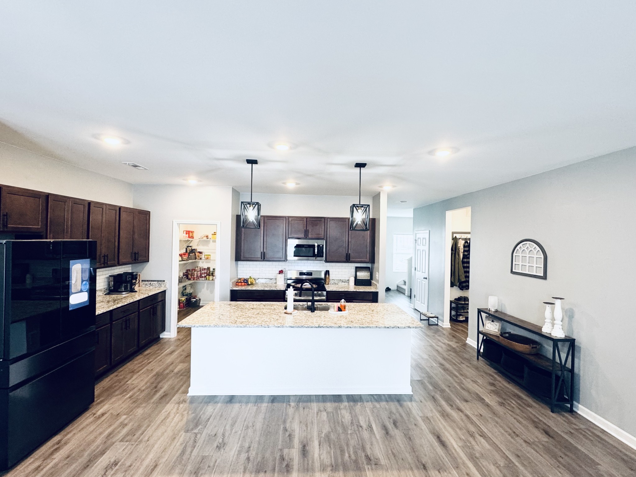 4802 Turquoise Ln