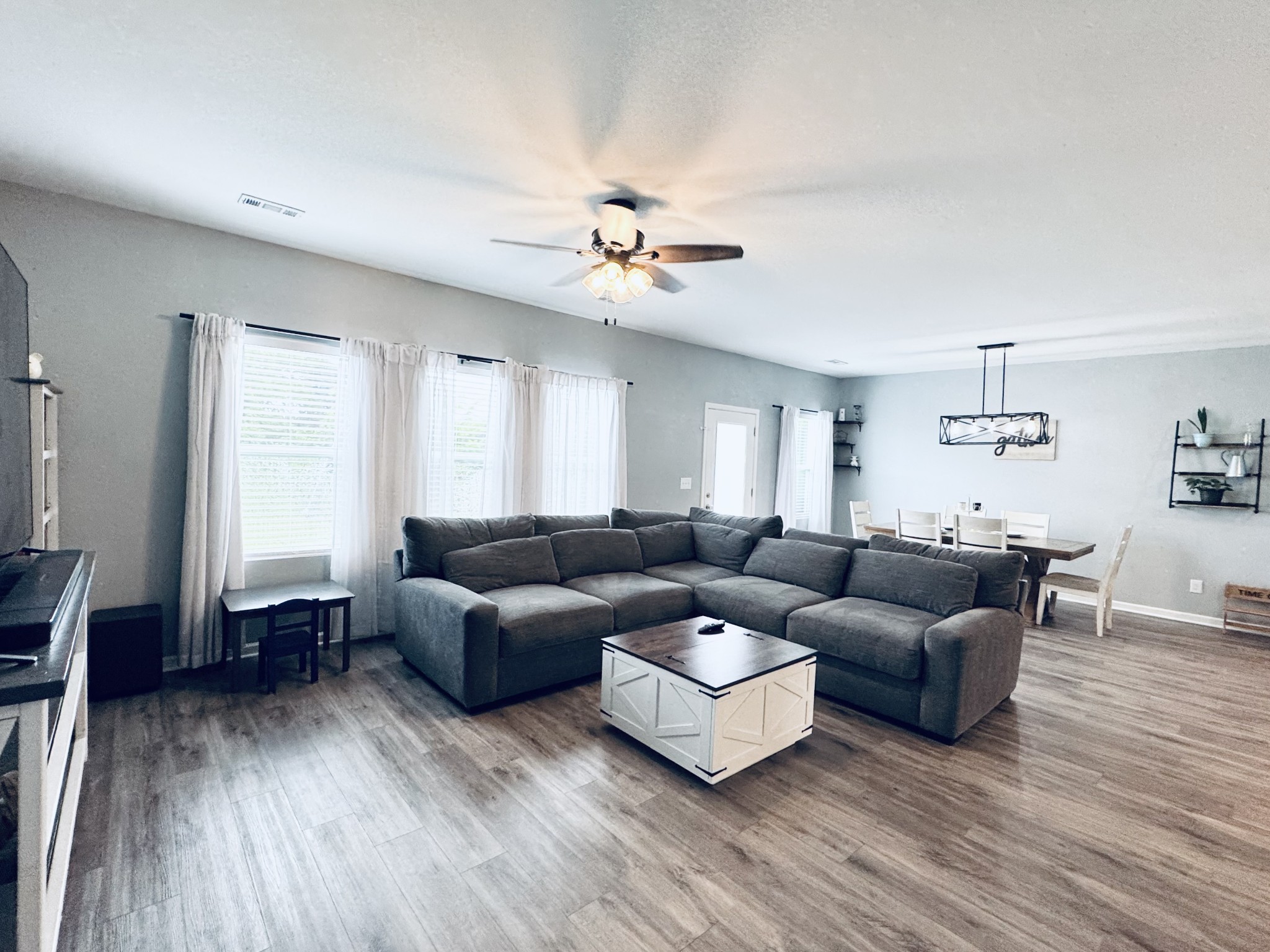 4802 Turquoise Ln