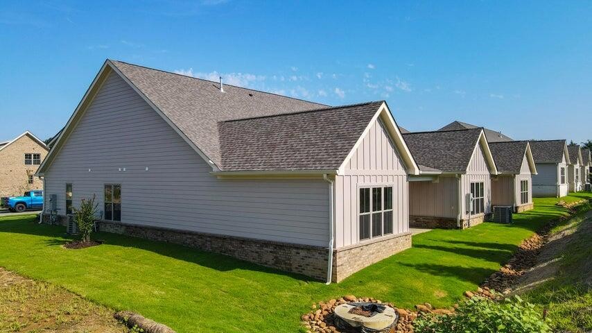 166 Arthur Lane, NW